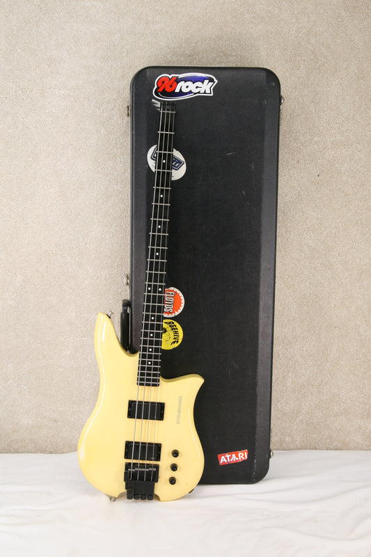 Steinberger XQ 2W Q Bass 1990's - White faded to light Yellow