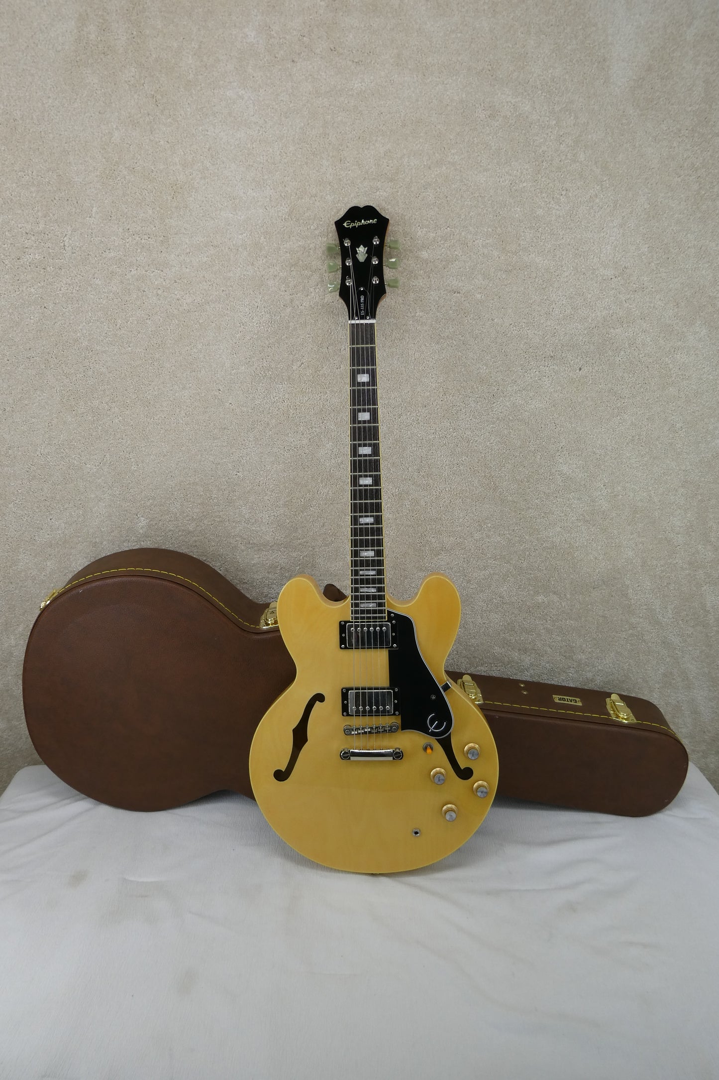 Epiphone 335 PRO in Natural 2013 with Gator Hardshell Case