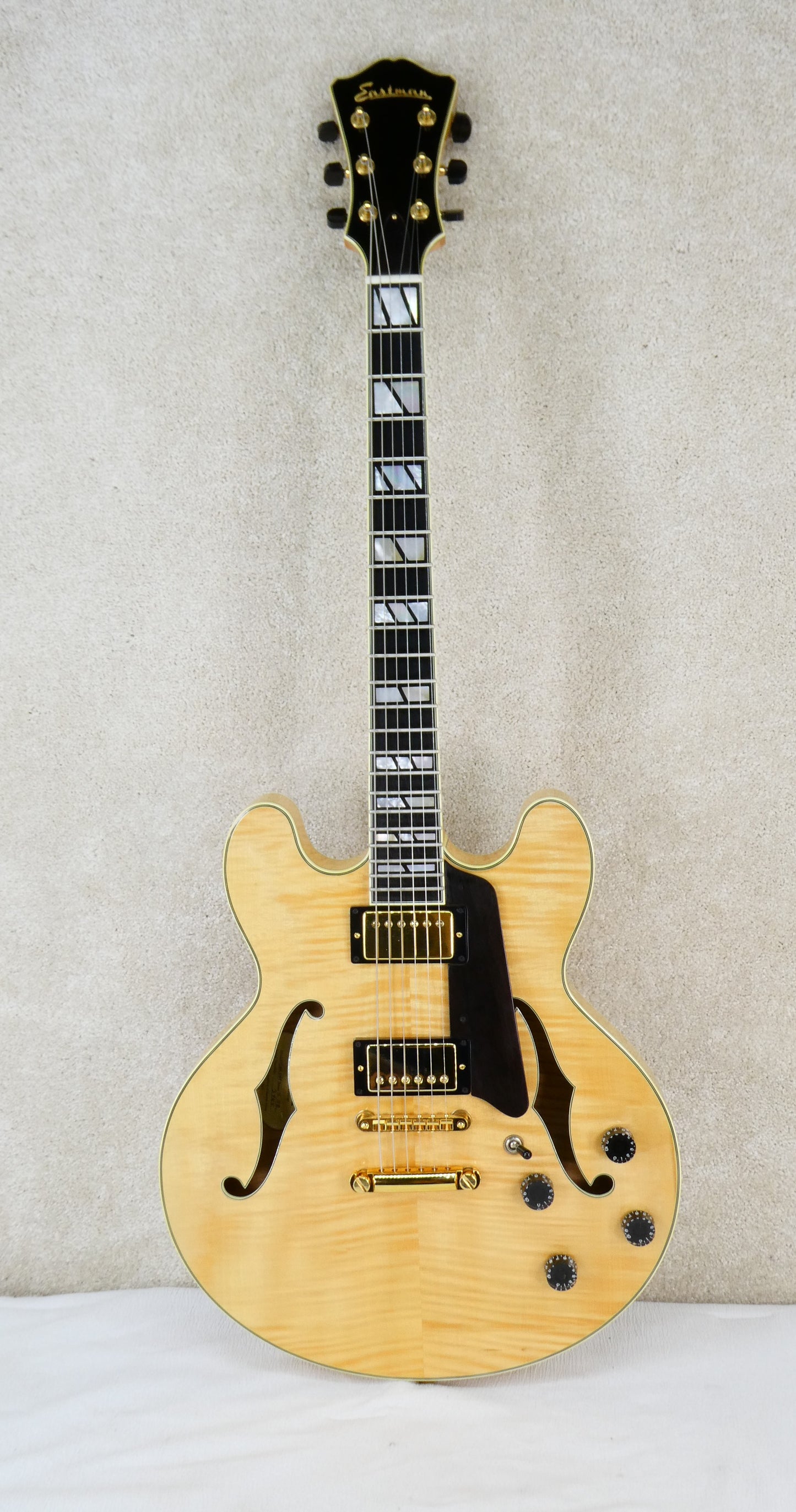 Eastman T 186 CST 2008 - Natural Gloss