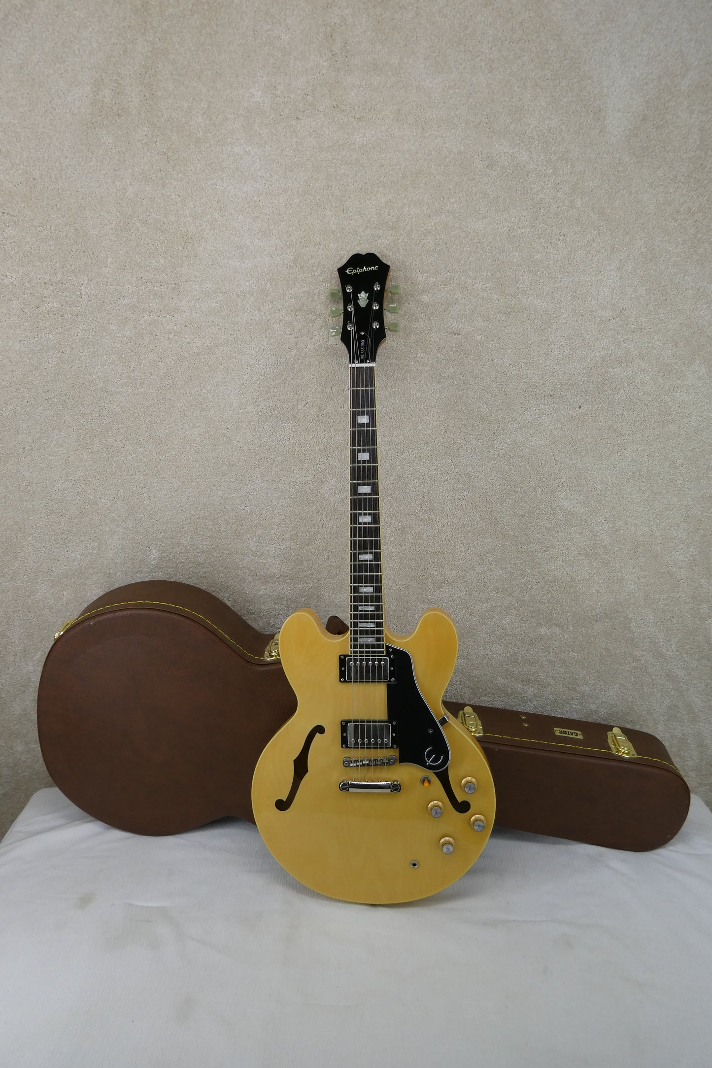 Epiphone 335 PRO in Natural 2013 with Gator Hardshell Case