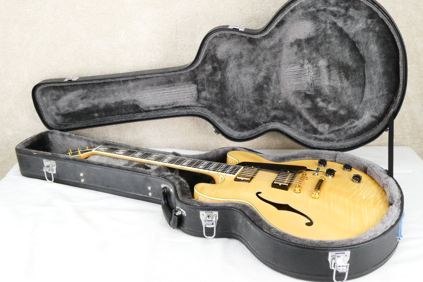 Eastman T 186 CST 2008 - Natural Gloss