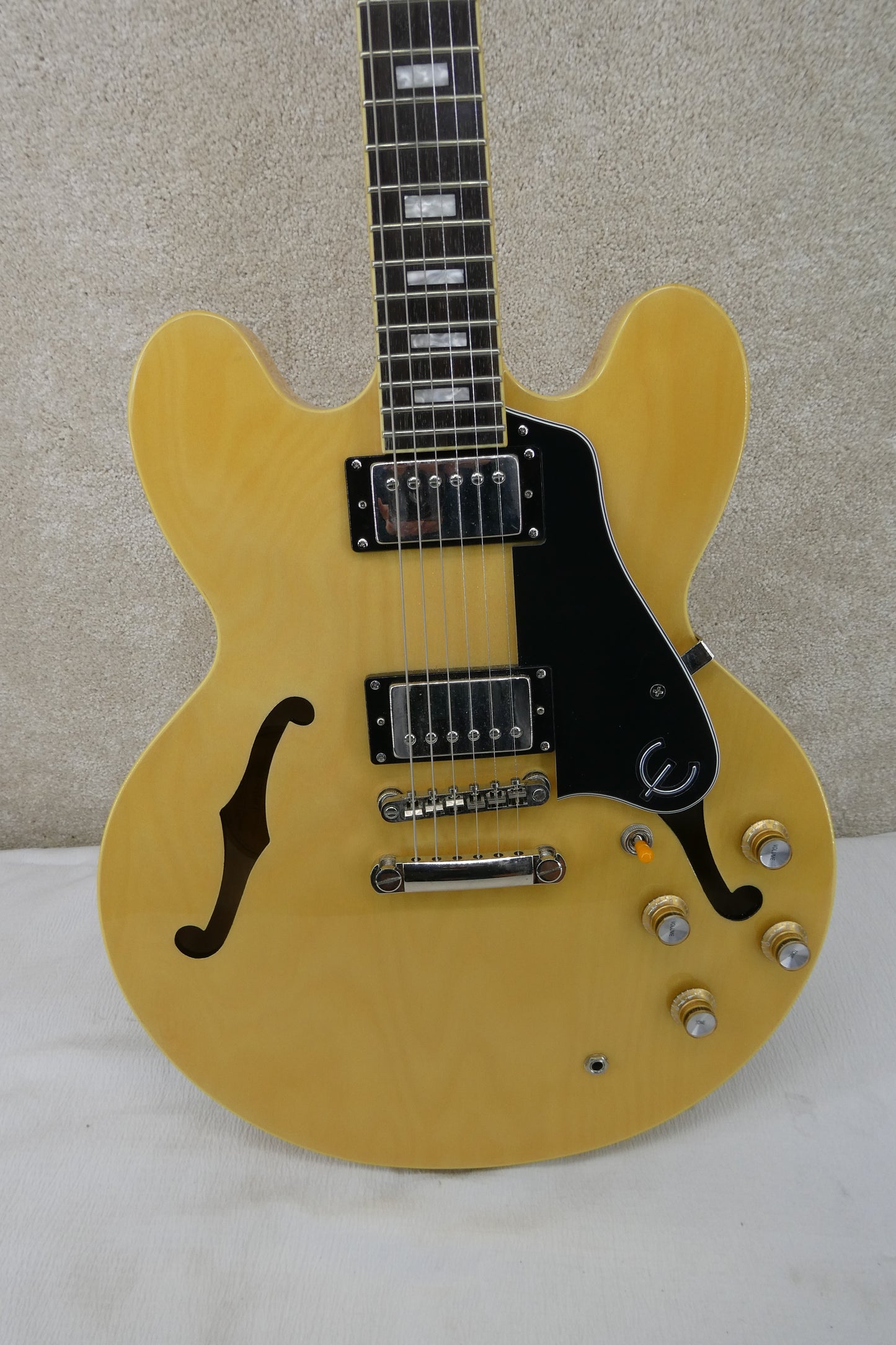 Epiphone 335 PRO in Natural 2013 with Gator Hardshell Case