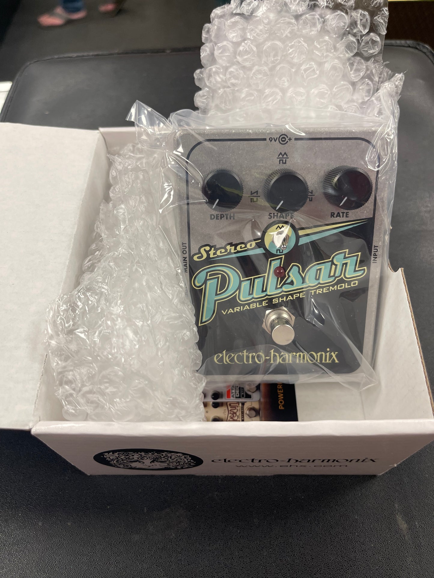 Electro-Harmonix Stereo Pulsar Analog Tremolo 2007 - Present - Blue