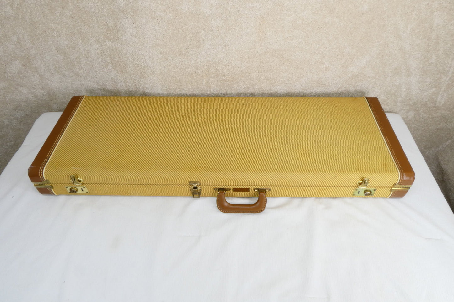 Fender Stratocaster 1958 - Black Krylon Newer Tweed Hardshell Case