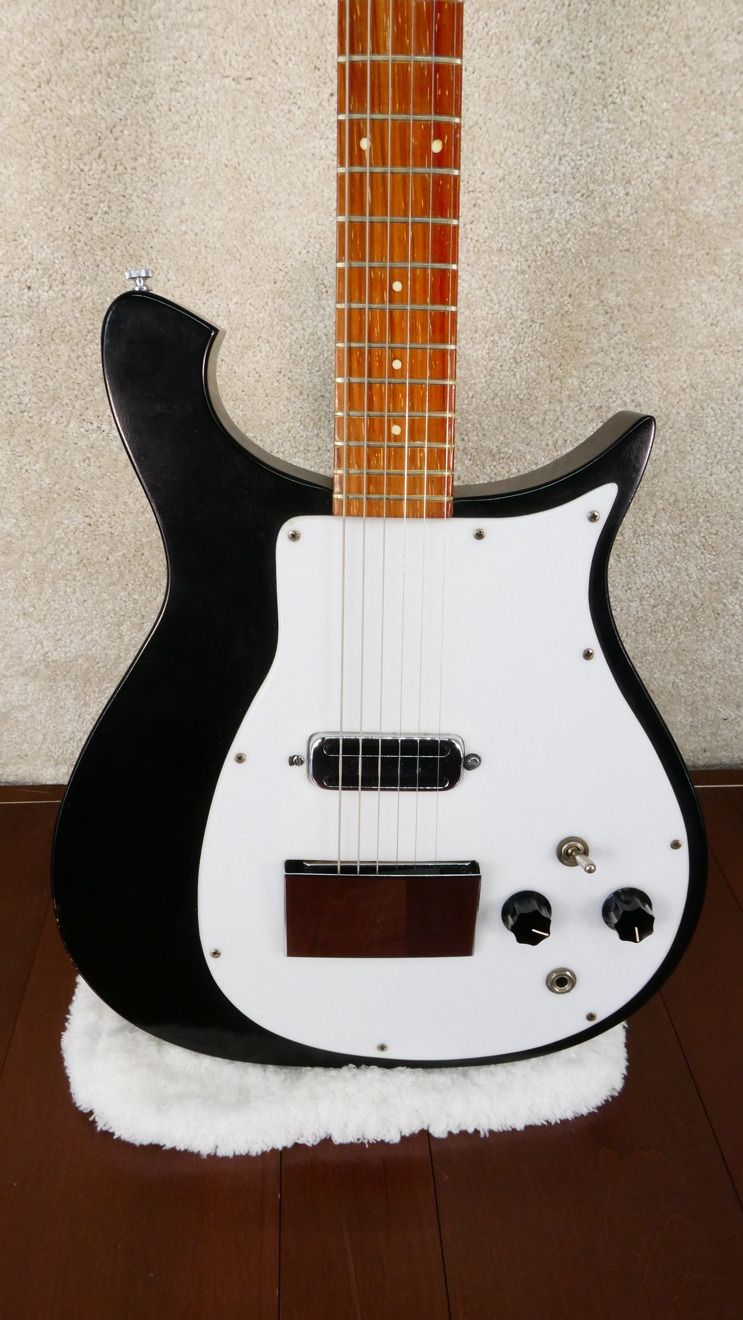 Rickenbacker 425 1958 - Jet Glo Black