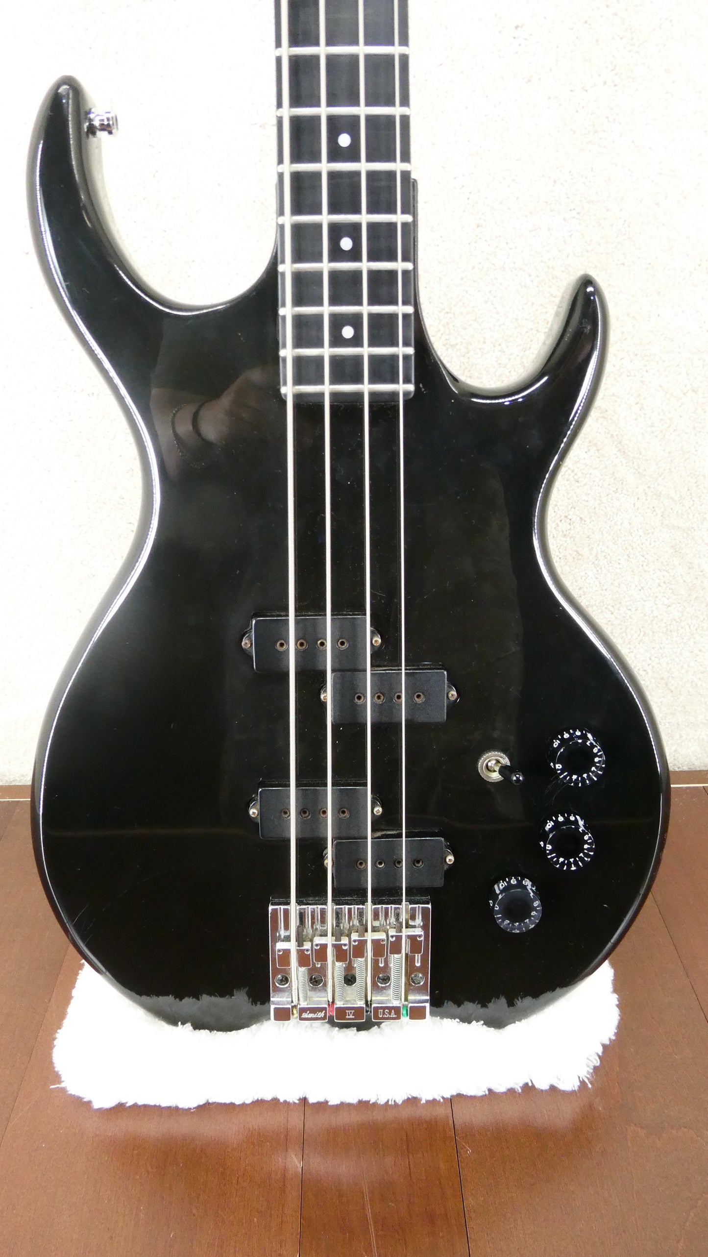 Kramer 1983 Stagemaster Bass #B3374 USED w/HSC