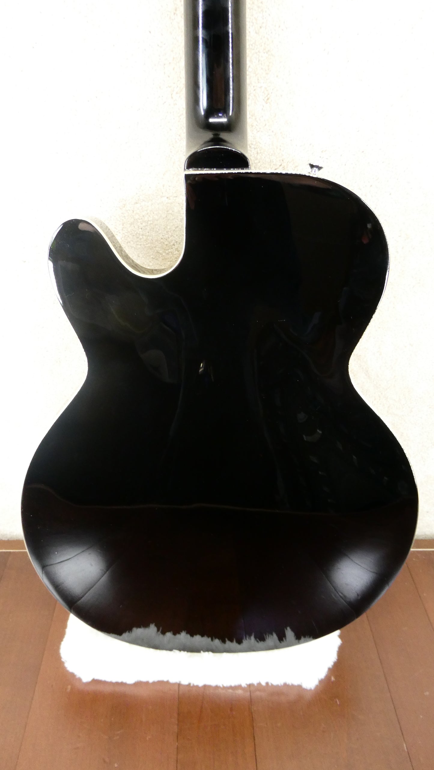 Silvertone 1446 1960s - Black #M25111129 NEW  With Trapeze Tailpiece