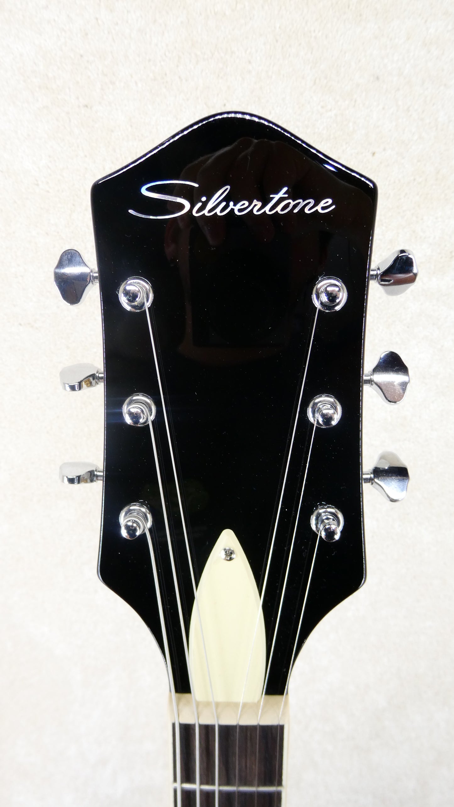 Silvertone 1446 1960s - Black w/Bigsby #M25111117 NEW