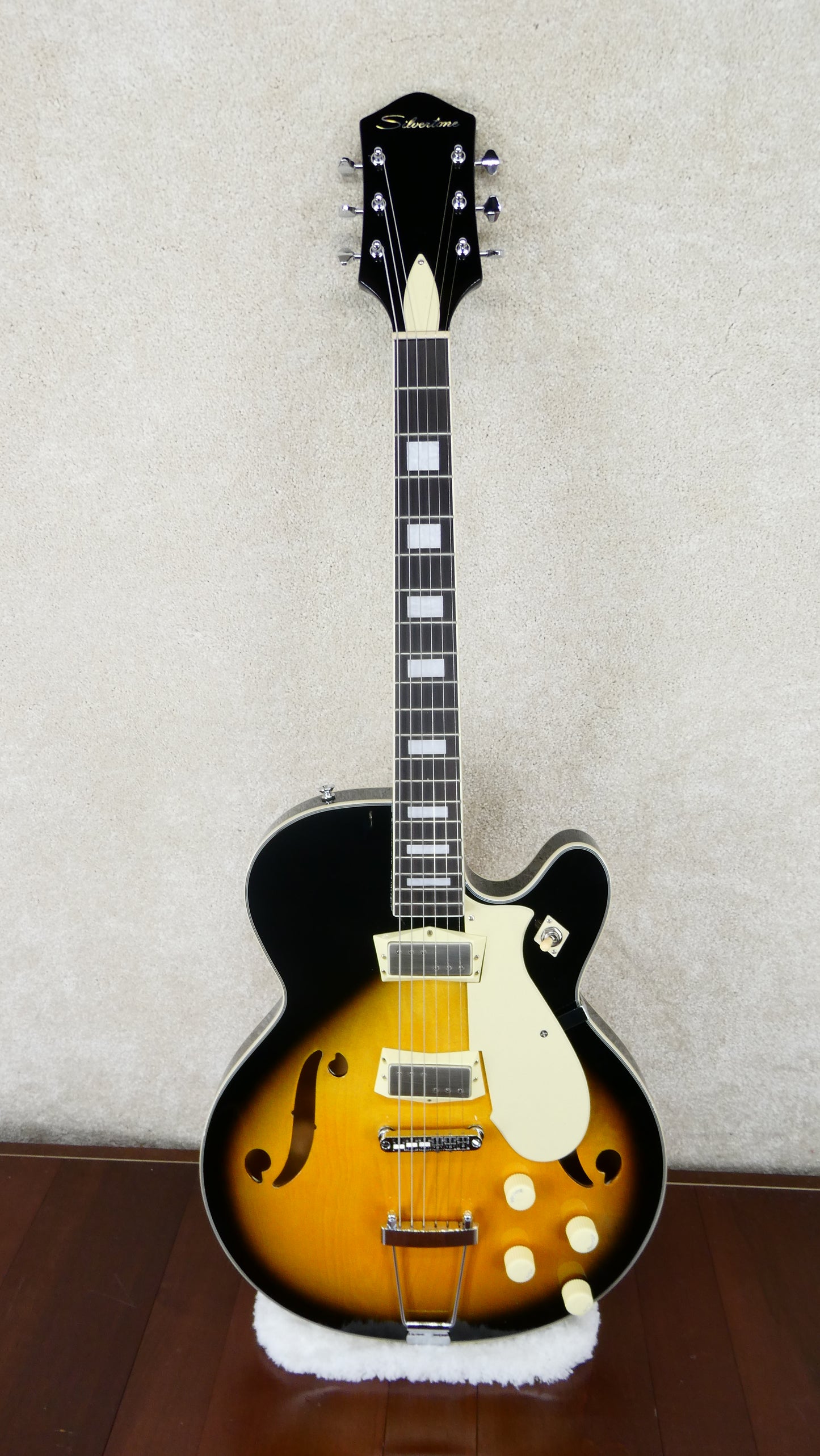 Silvertone 1446 1960s - Tobaccoburst #M25111195 NEW  With Trapeze Tailpiece