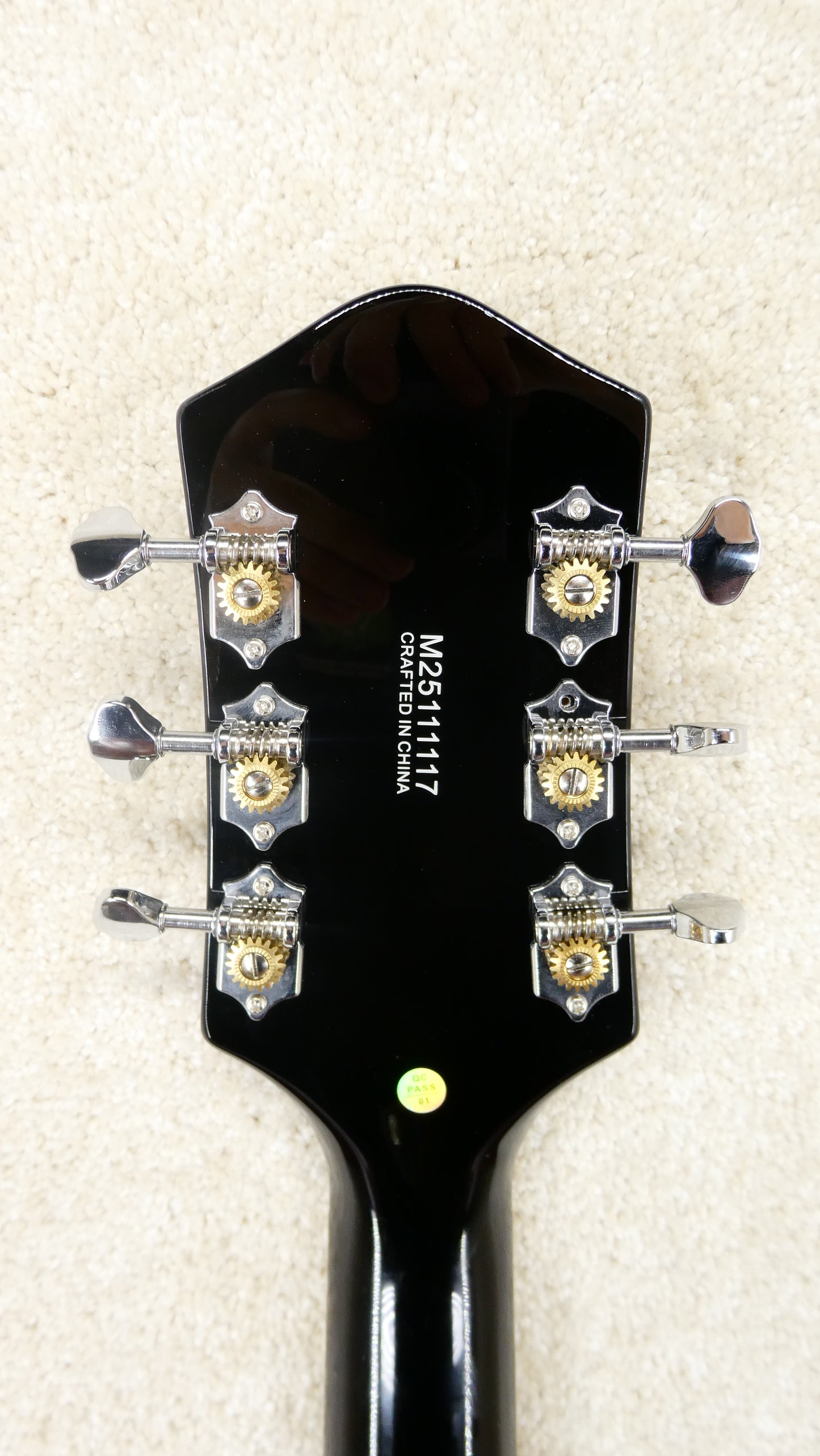 Silvertone 1446 1960s - Black w/Bigsby #M25111117 NEW