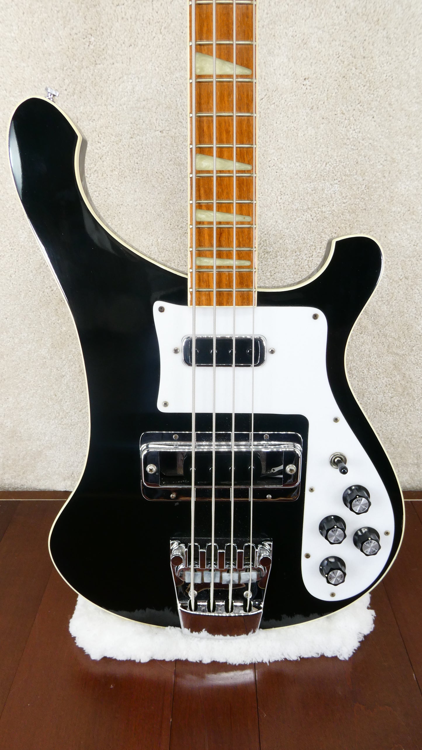 Rickenbacker 4001 1980 - Jetglo w/OHSC #TG2993 USED