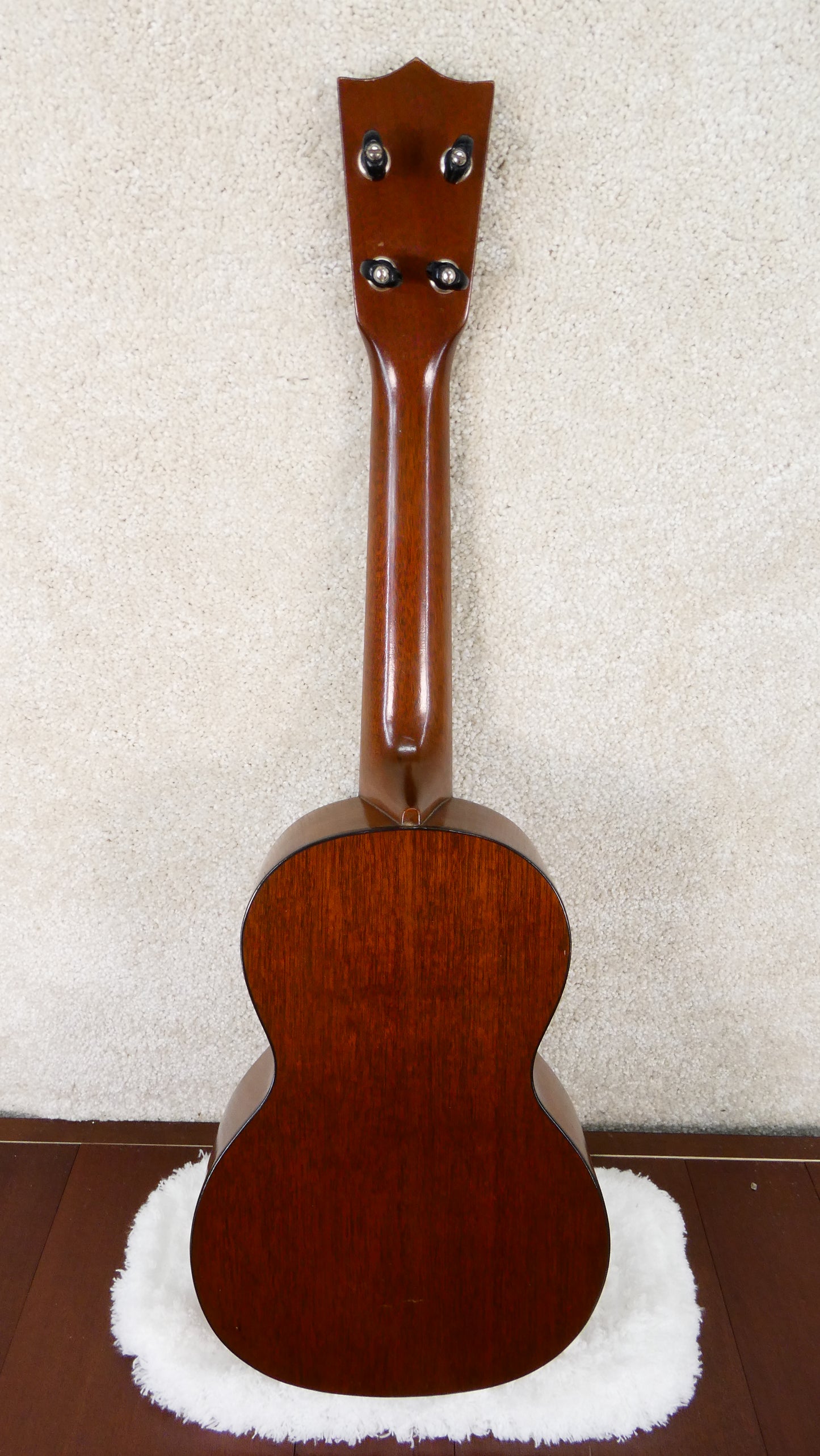 Martin Concert Ukulele 1937 w/Chip board case