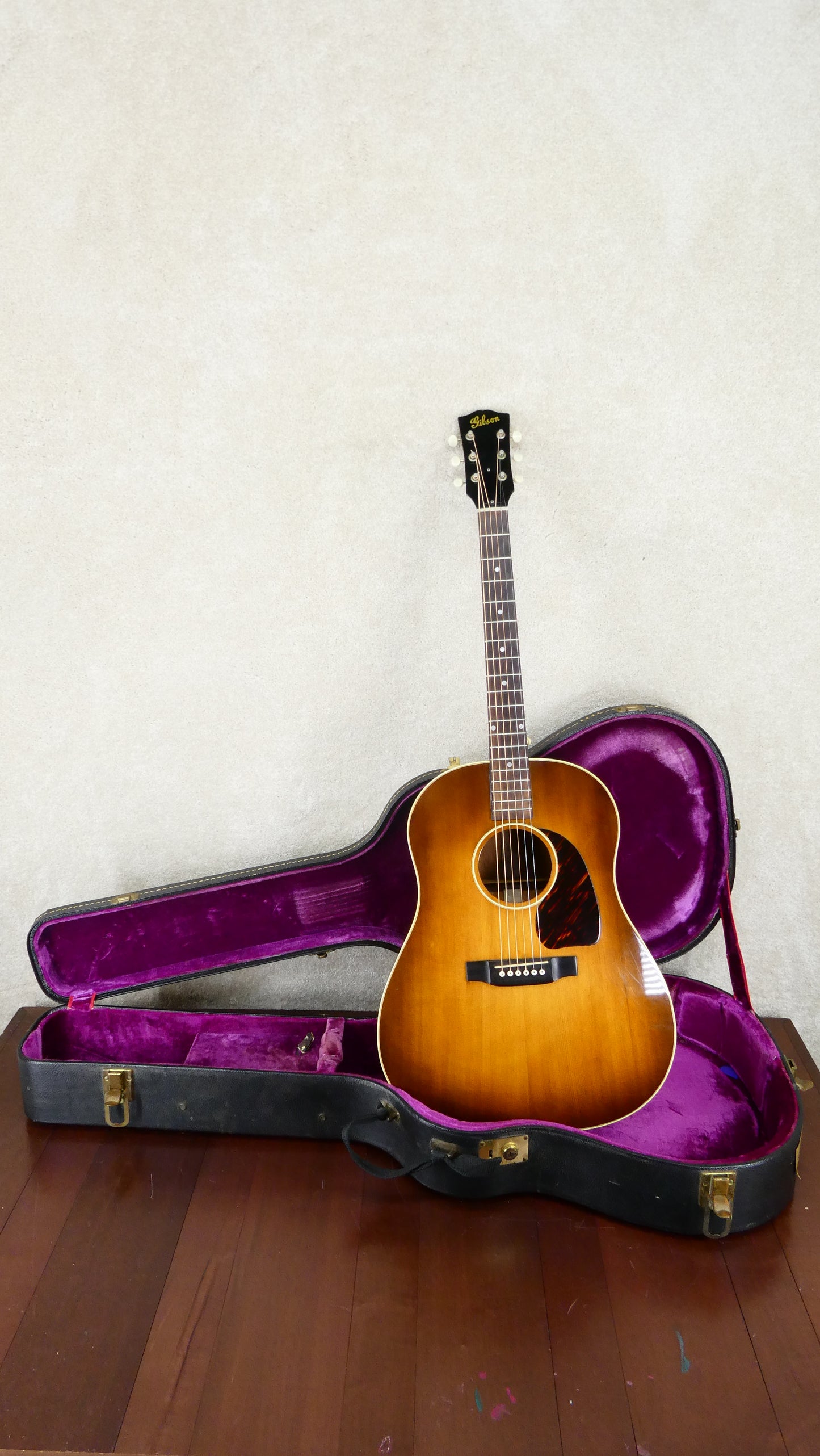 Gibson J 45 1951 - Sunburst w/Gibson HSC #6572 27 Refinished and re decaled