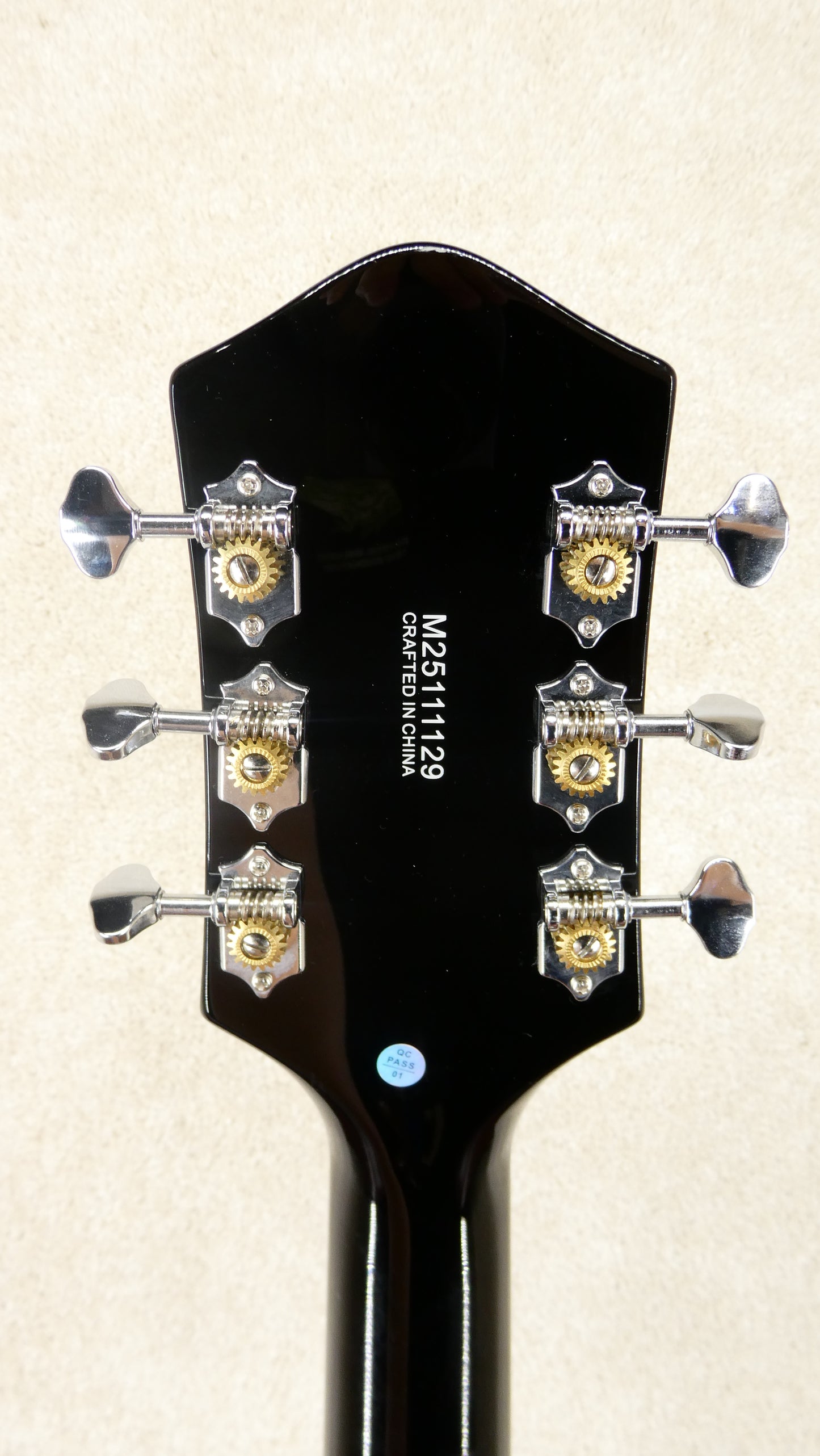Silvertone 1446 1960s - Black #M25111129 NEW  With Trapeze Tailpiece
