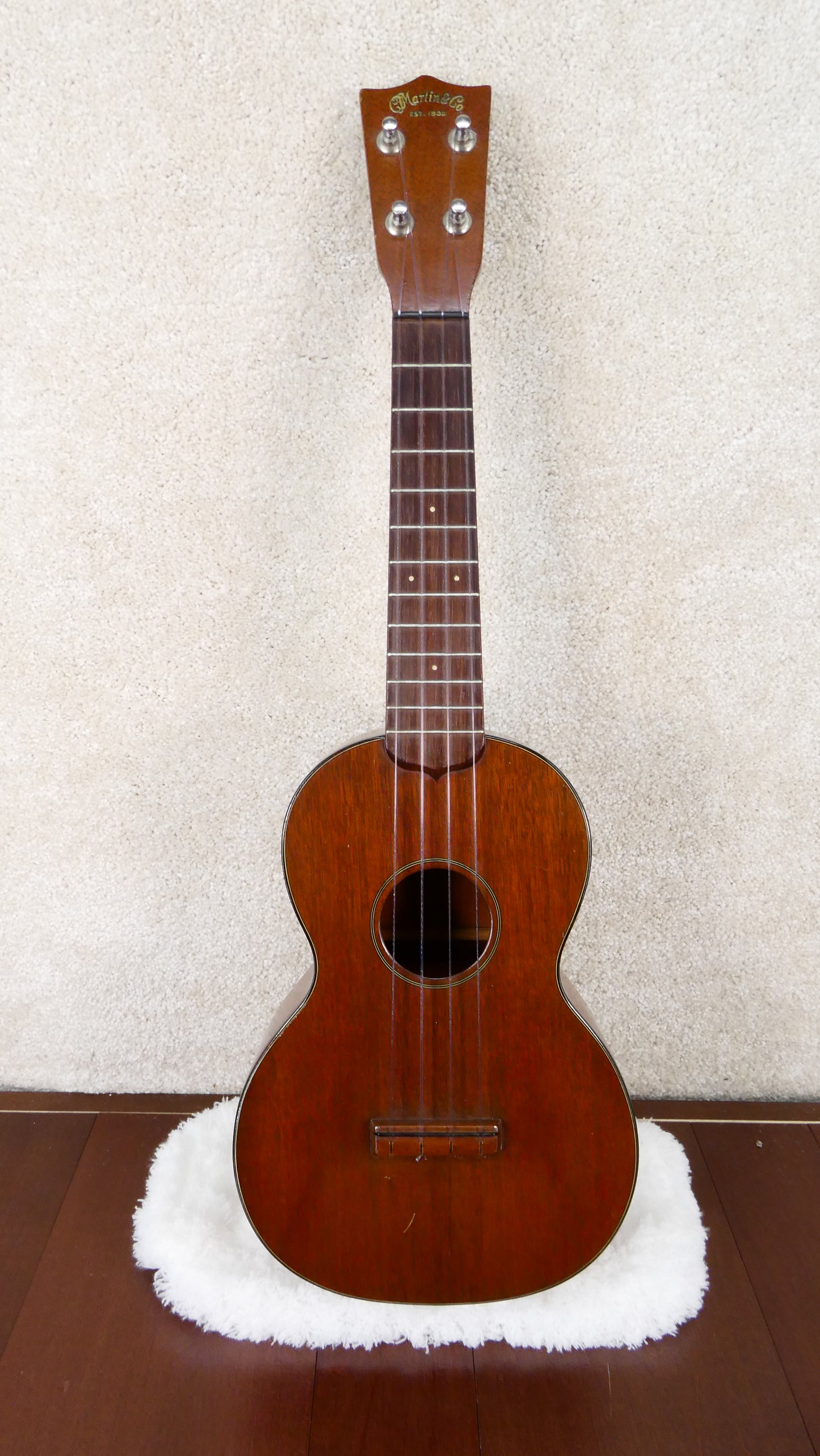 Martin Concert Ukulele 1937 w/Chip board case