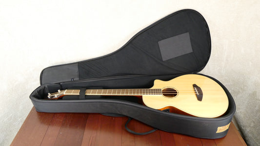 Breedlove Studio Bass w/HSC #14068204 USED 2014