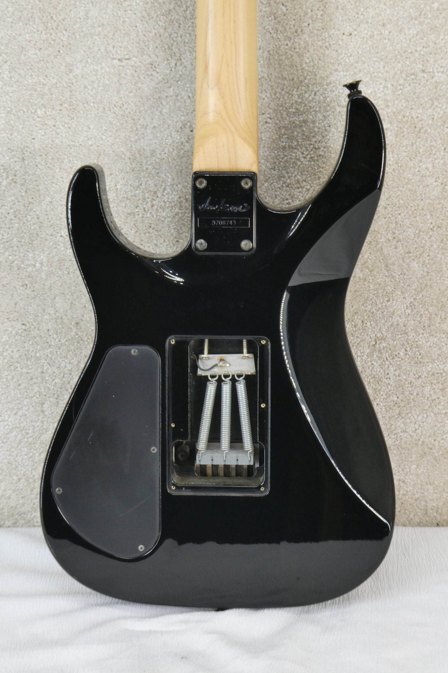 Jackson Dinky w/HSC  Sharkfin inlays