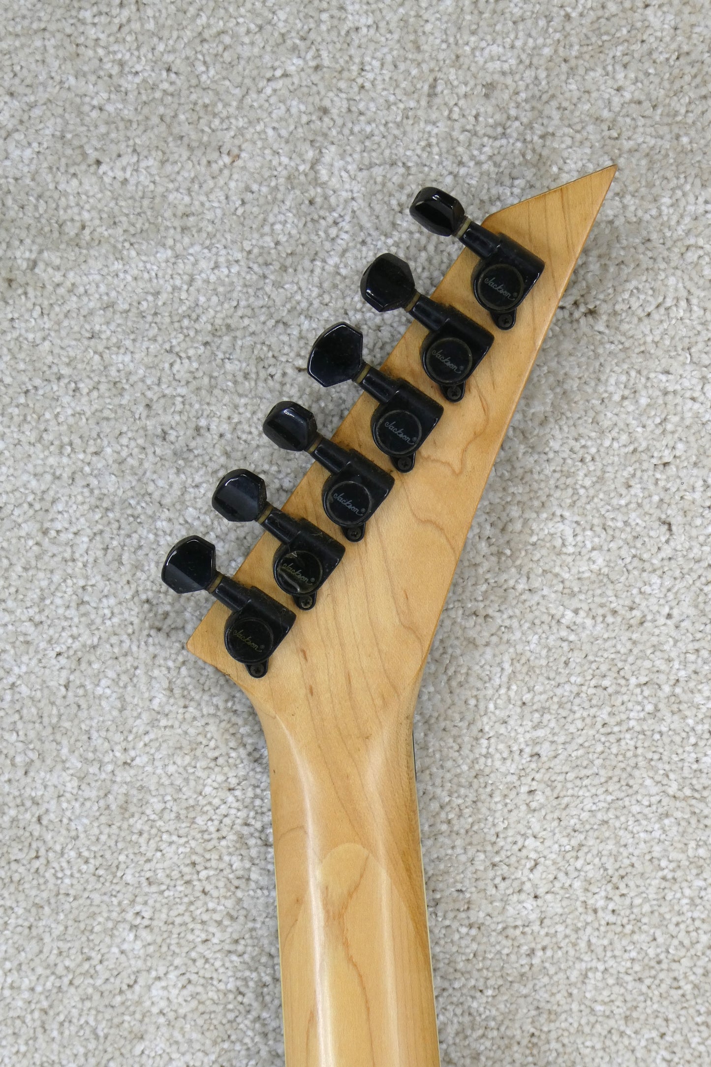 Jackson Dinky w/HSC  Sharkfin inlays