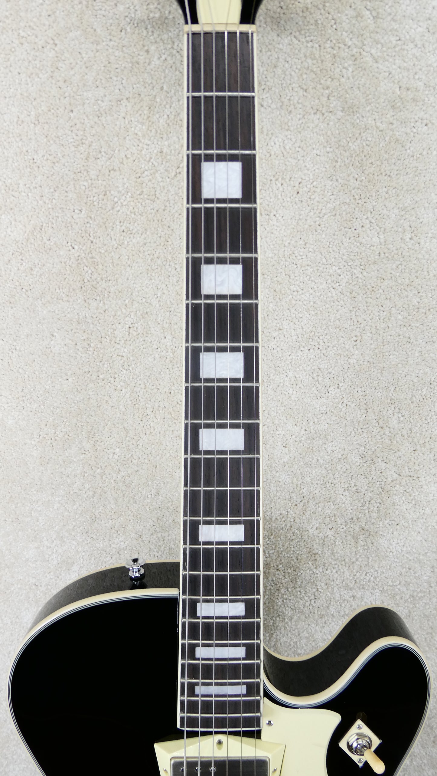 Silvertone 1446 1960s - Black w/Bigsby #M25111117 NEW