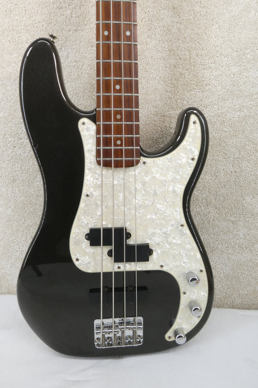 Squier P-Bass w/GB #SNIC010119549 USED