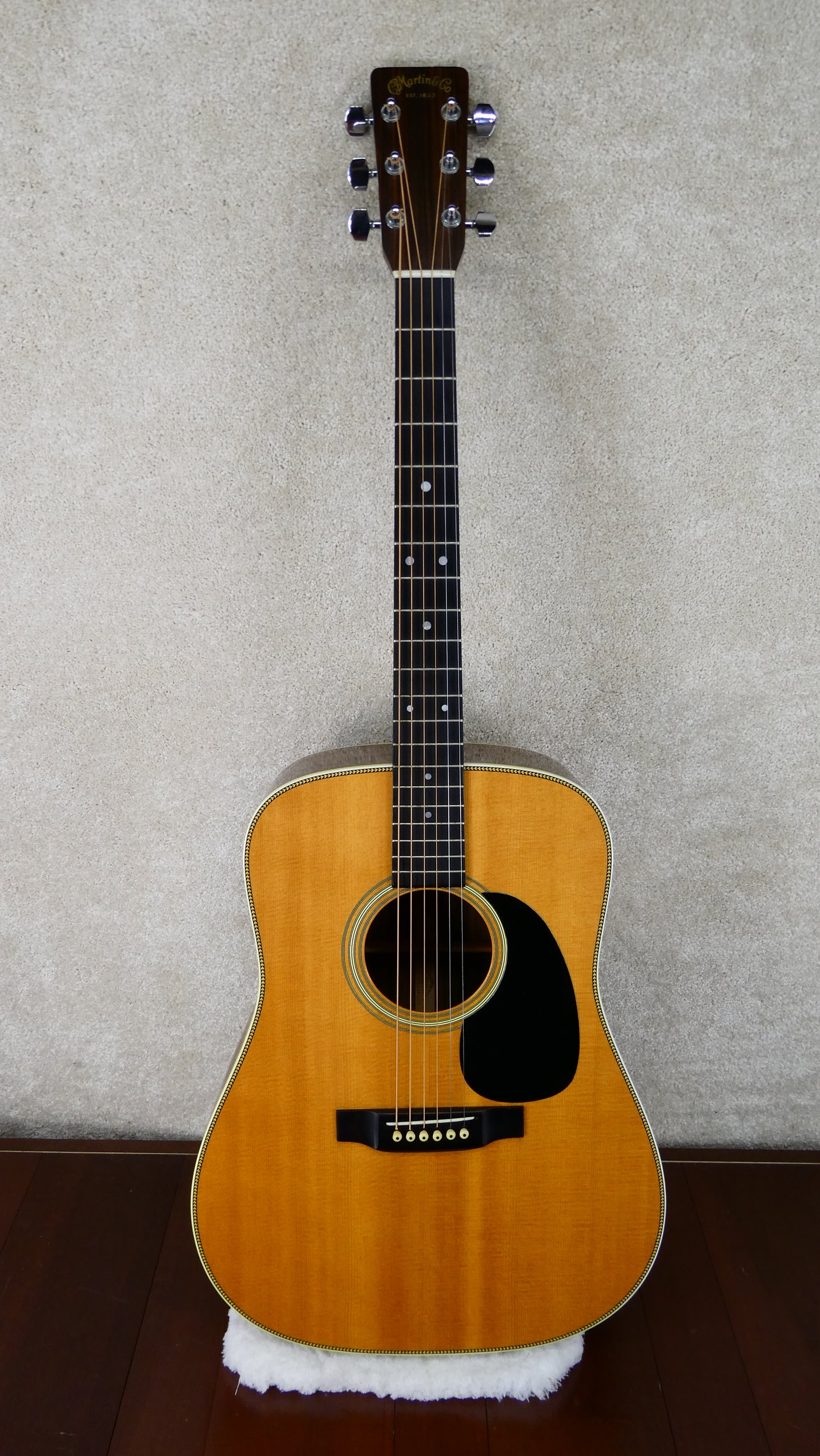 Martin HD-28P 1987 w/OHSC USED