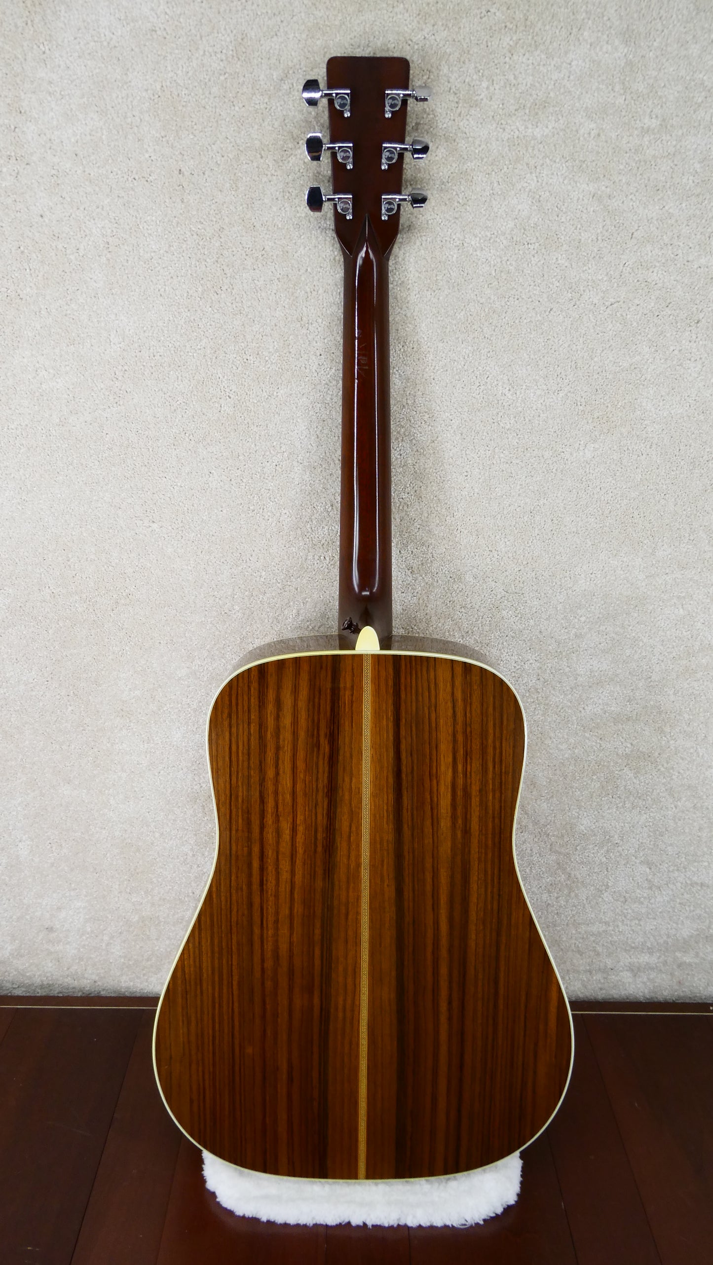 Martin HD-28P 1987 w/OHSC USED
