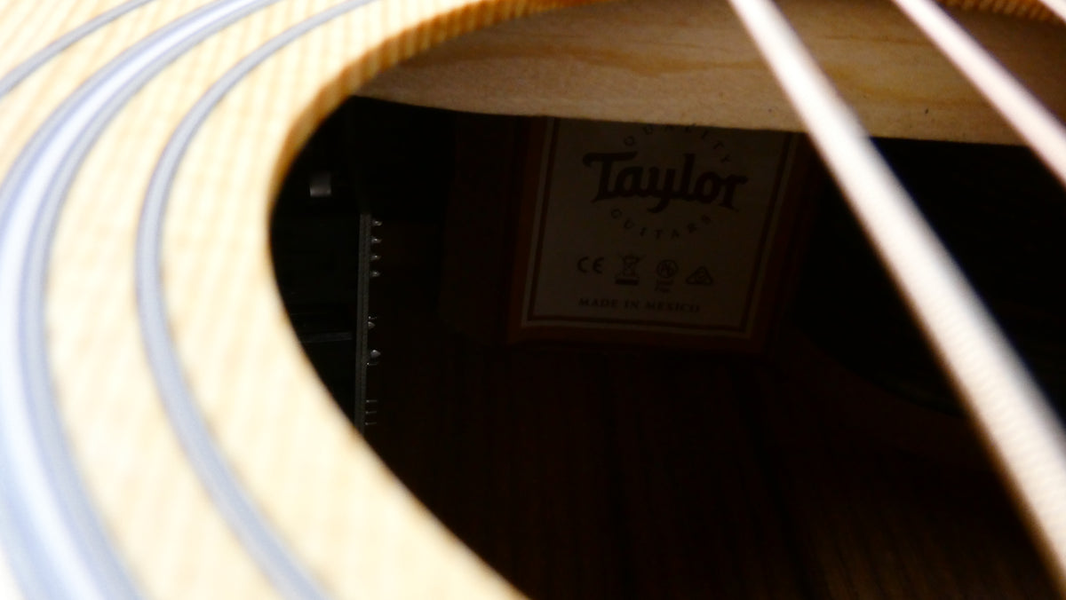 Taylor 210ce w/TaylorGB #2209242144 USED