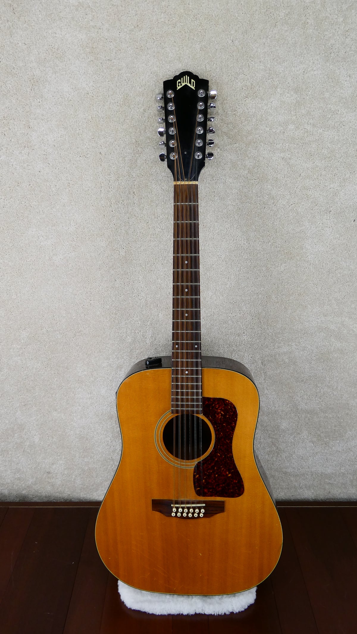 Guild D-25-12 Natural w/OHSC #AD420913 USED