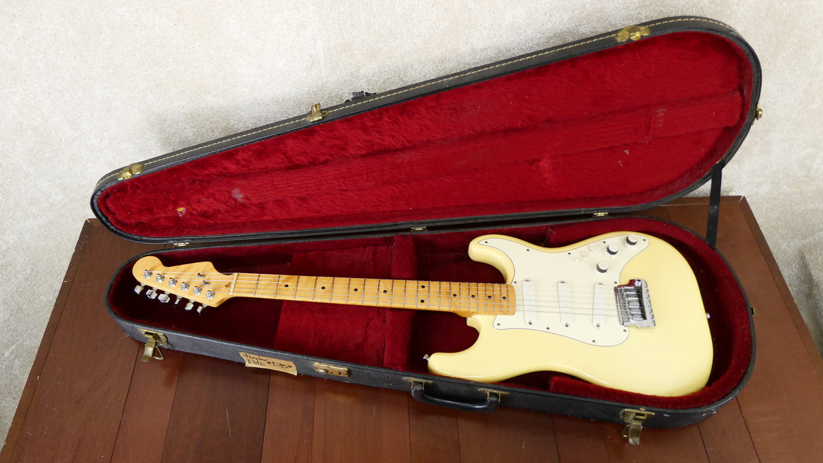 Fender Elite w/HSC USED