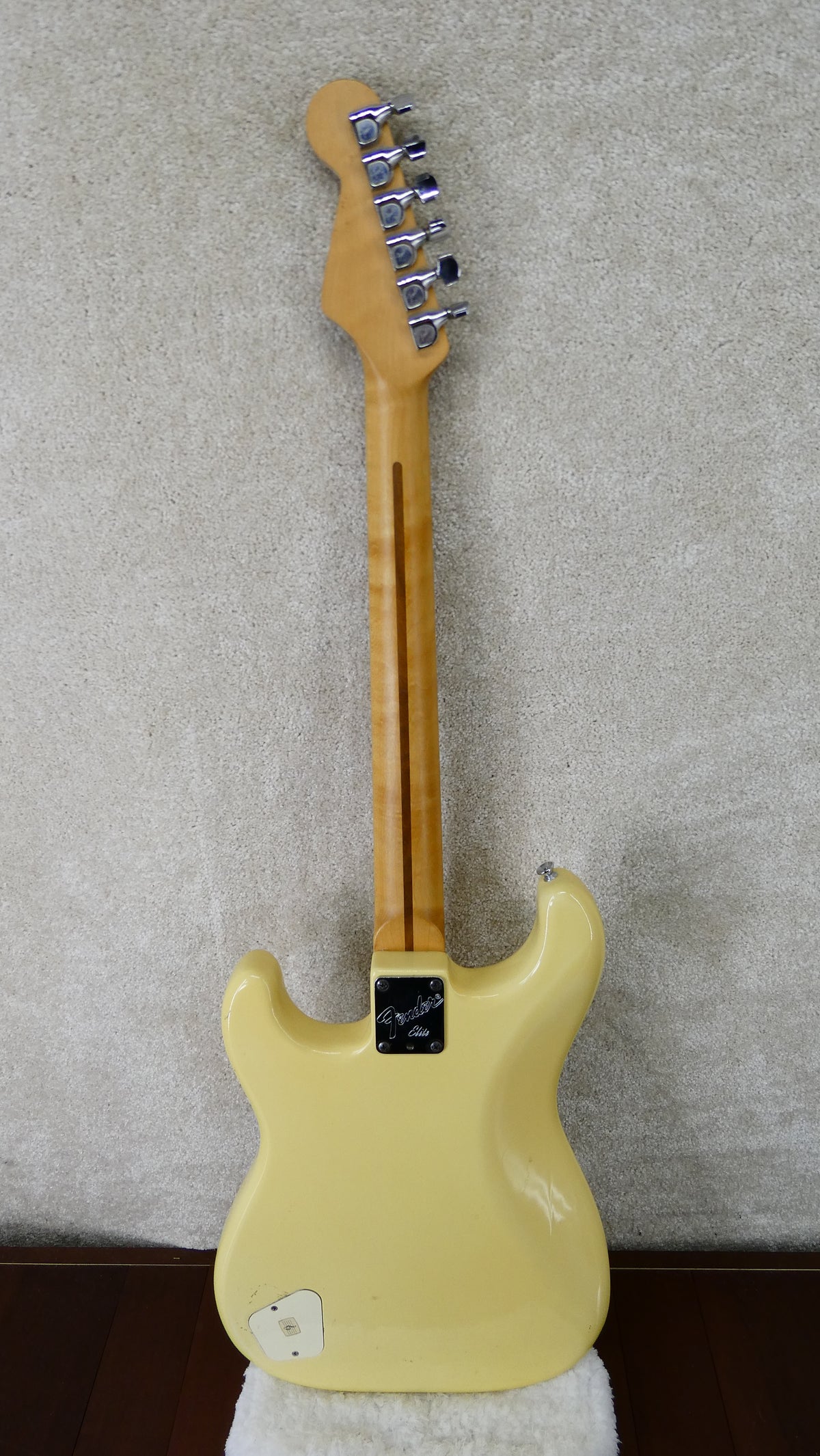 Fender Elite w/HSC USED