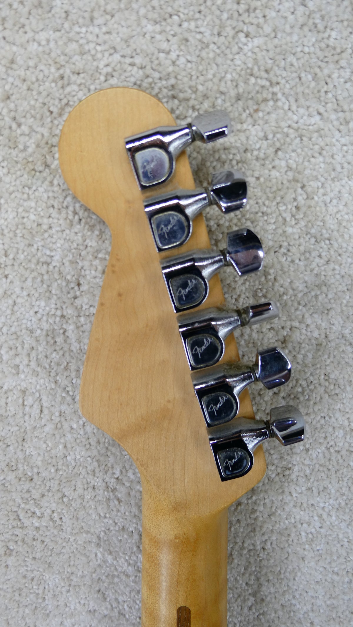 Fender Elite w/HSC USED