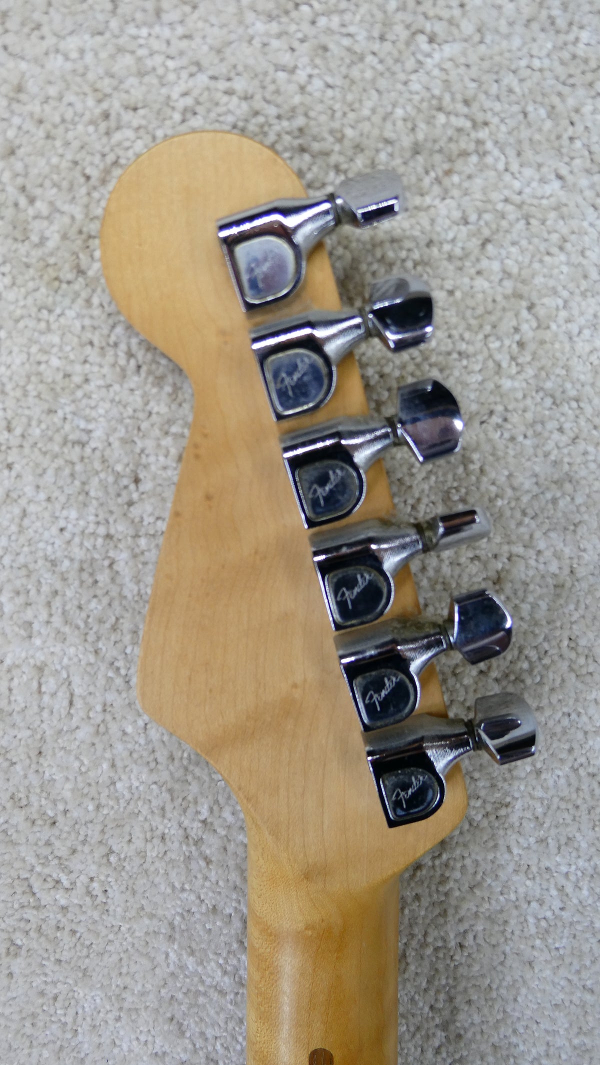 Fender Elite w/HSC USED