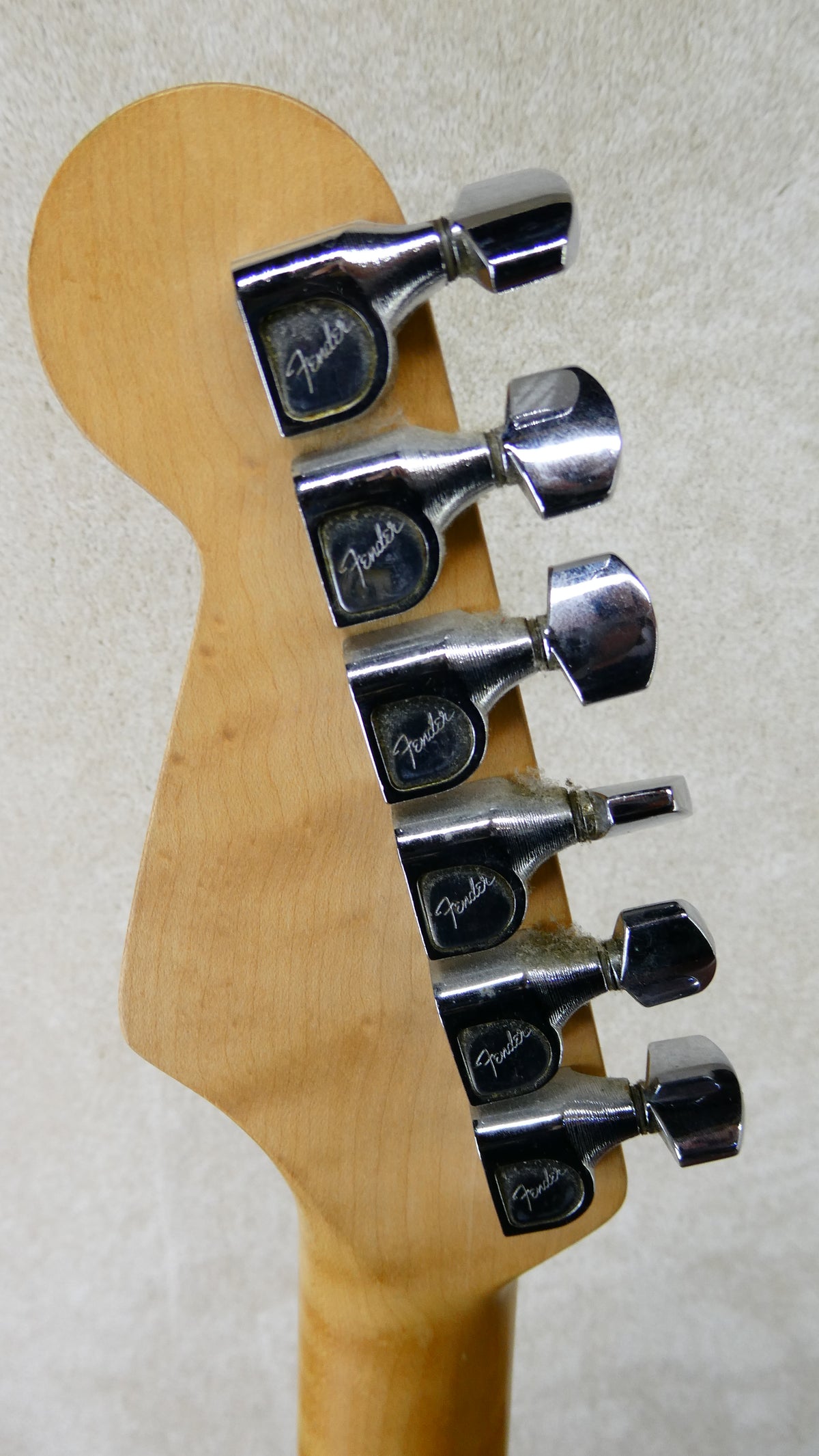 Fender Elite w/HSC USED