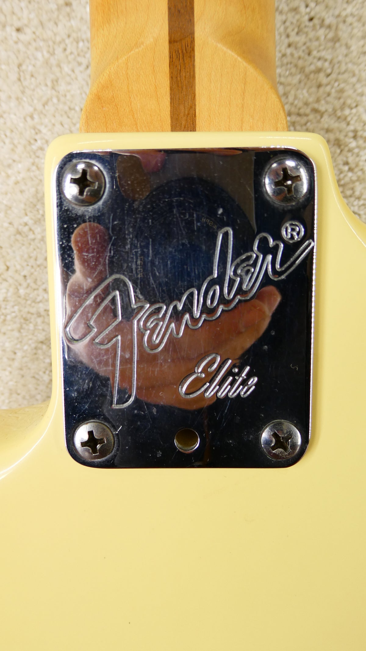 Fender Elite w/HSC USED