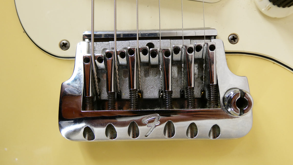Fender Elite w/HSC USED