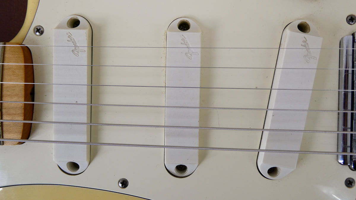 Fender Elite w/HSC USED