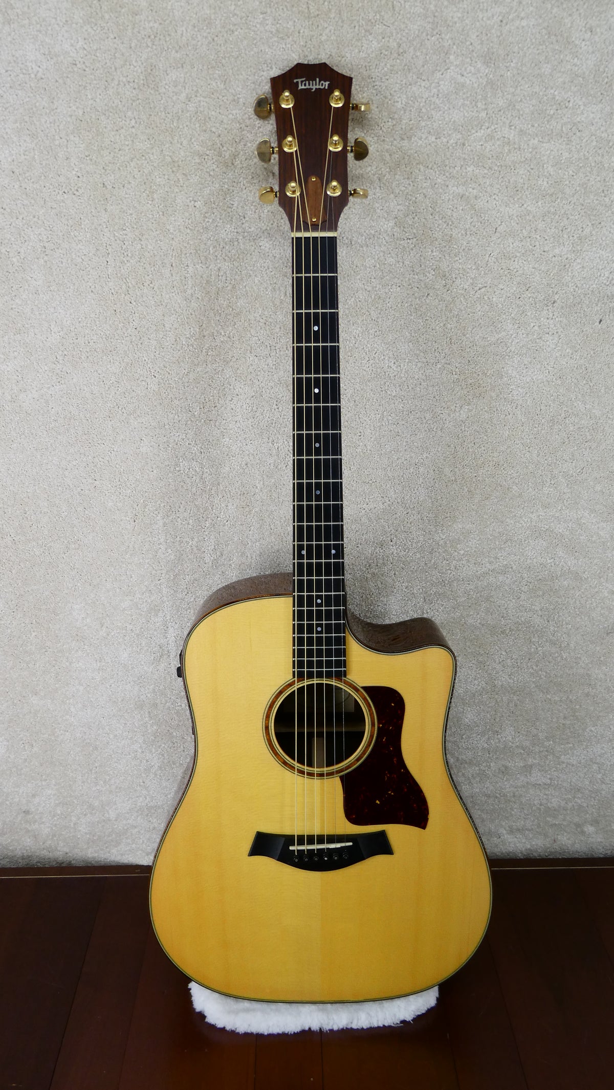 Taylor 710ce 2001 USED