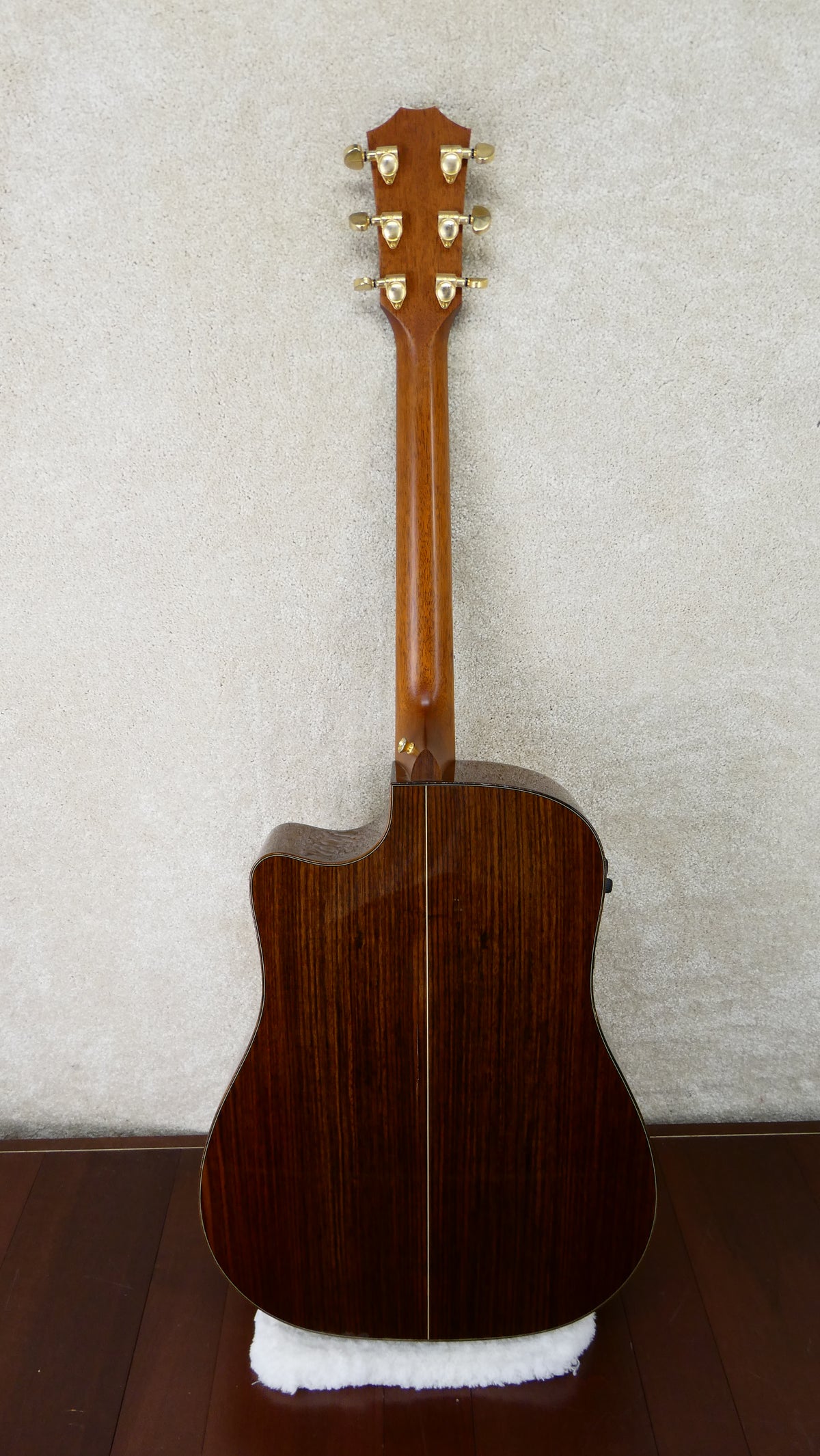 Taylor 710ce 2001 USED