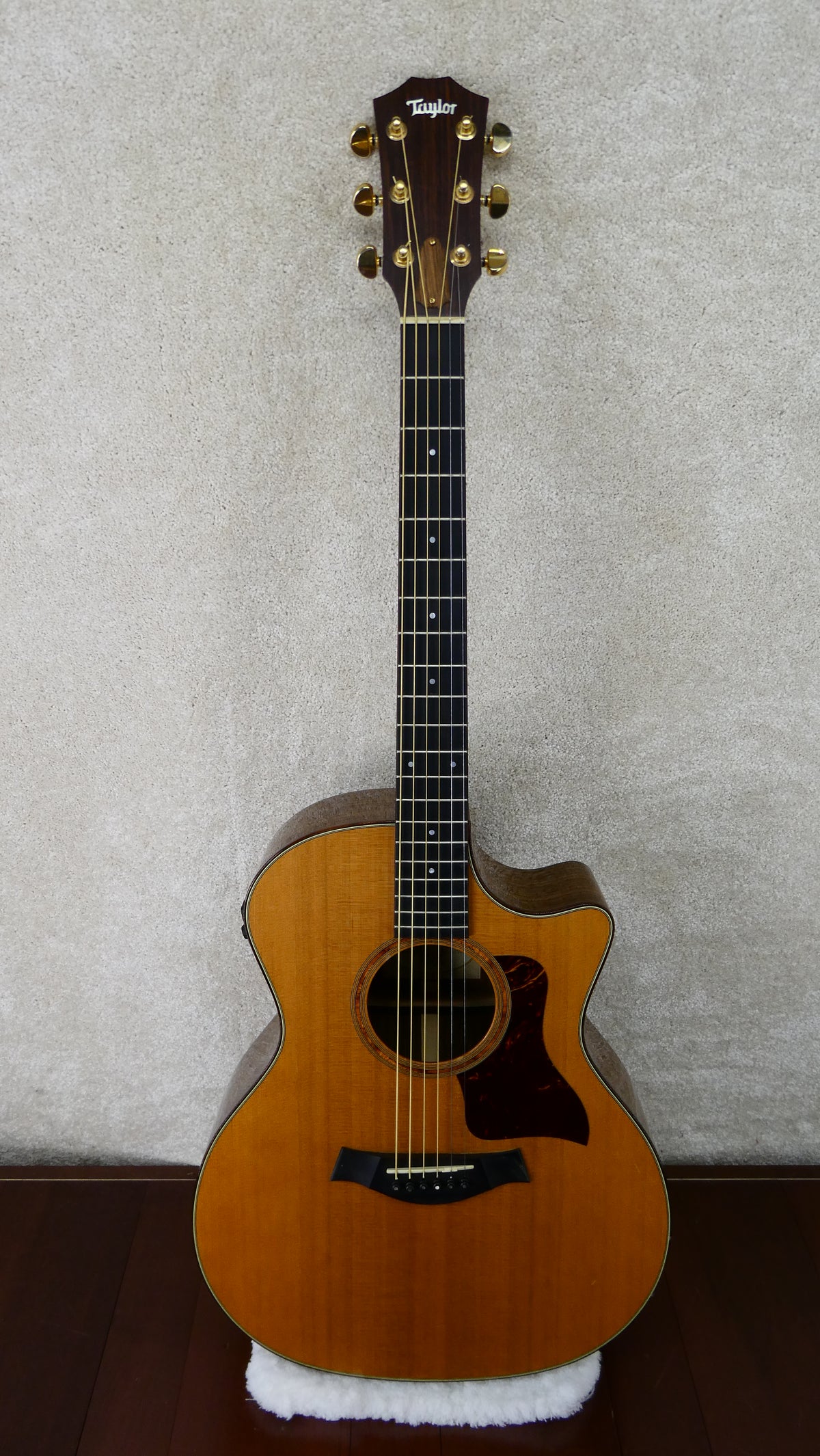 Taylor 714ce 2001 USED