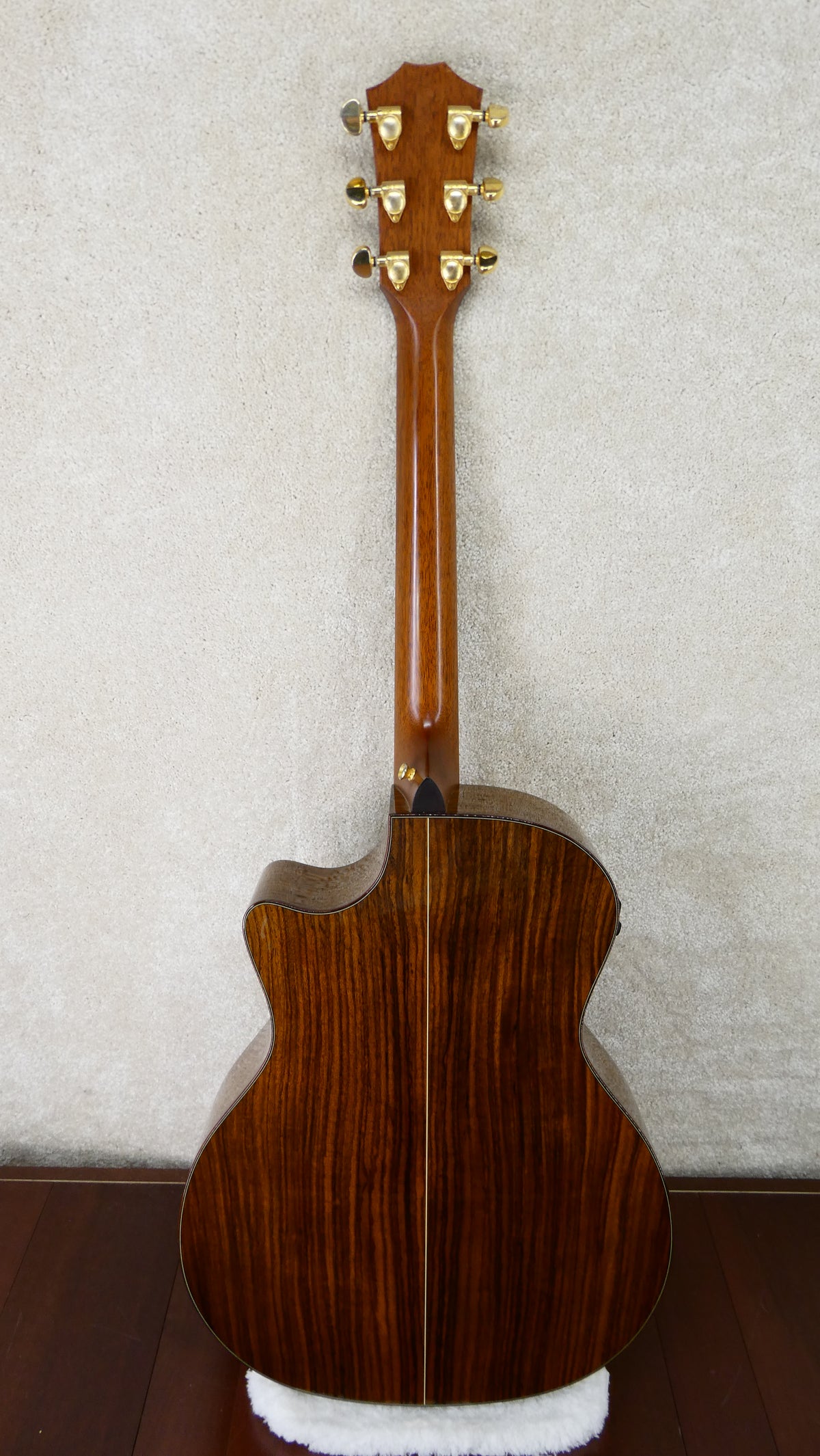 Taylor 714ce 2001 USED
