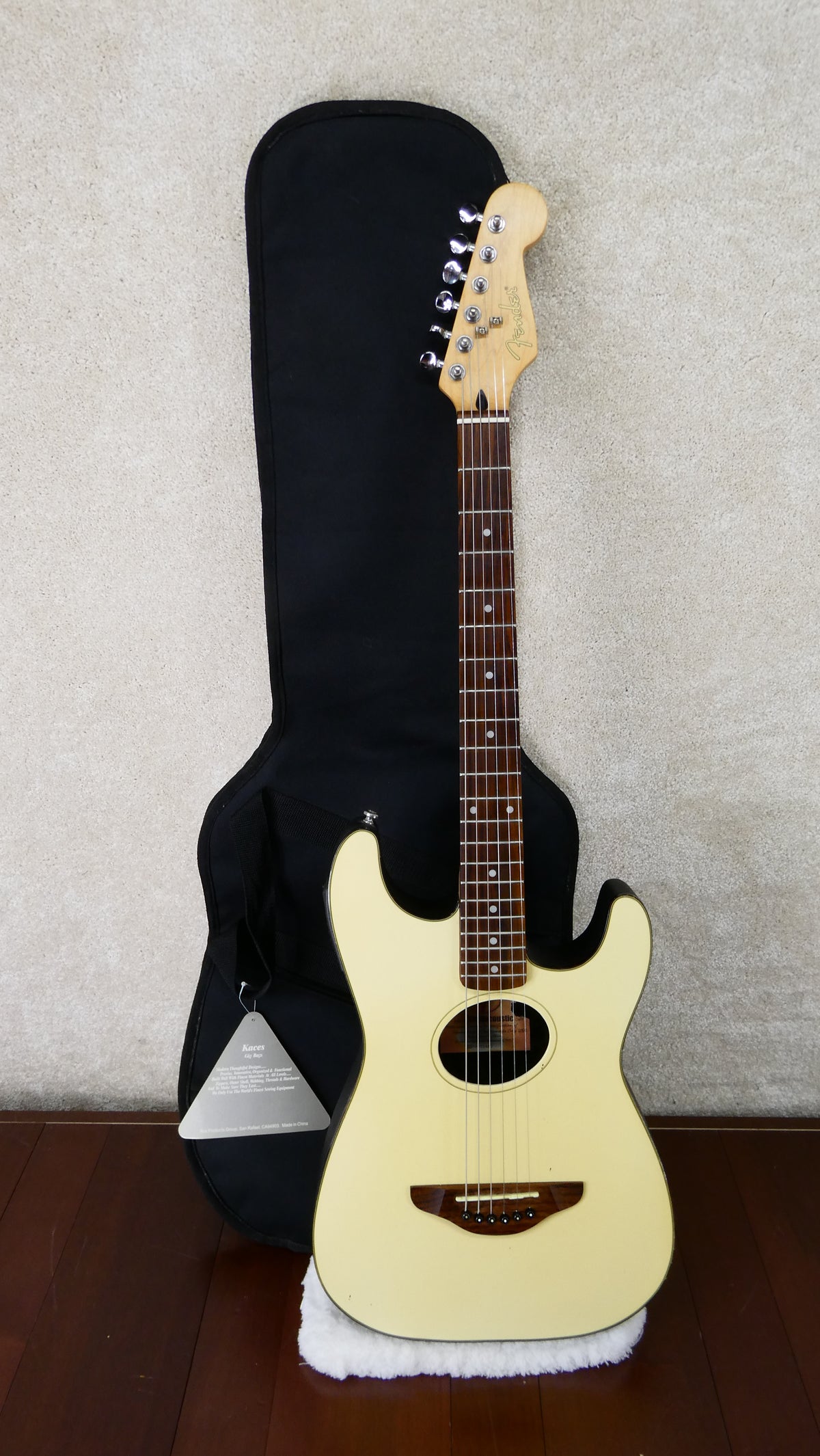 Fender Stratacoustic w/Gig Bag #51487 USED