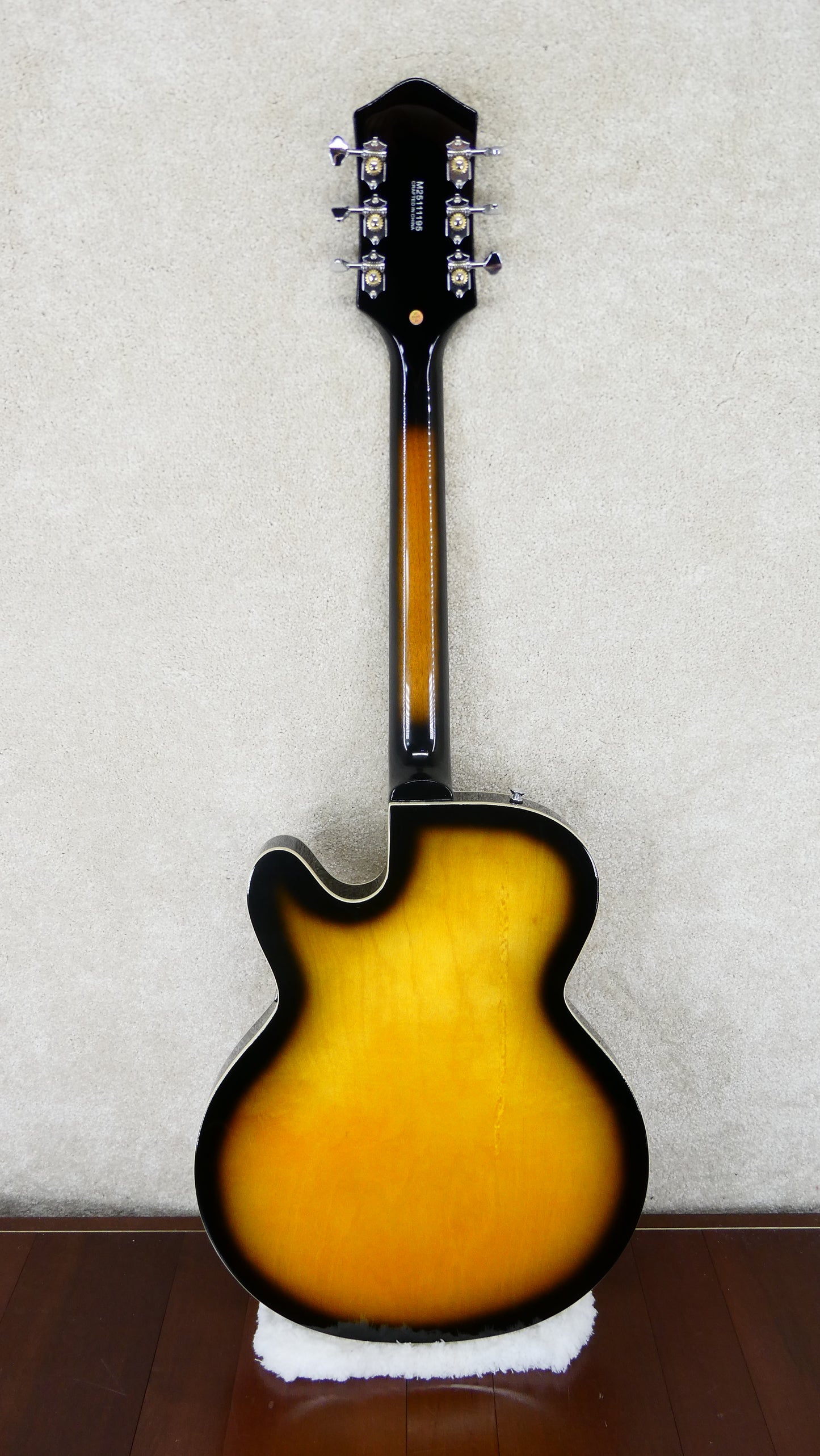Silvertone 1446 1960s - Tobaccoburst #M25111195 NEW  With Trapeze Tailpiece