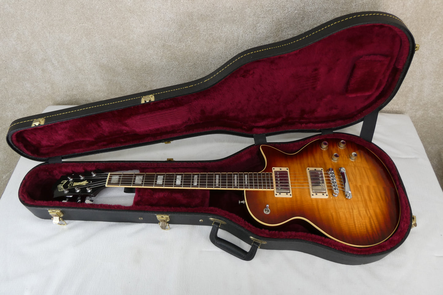 Guild Bluesbird AAA 2000 USA Made w/OHSC #CL002156 USED