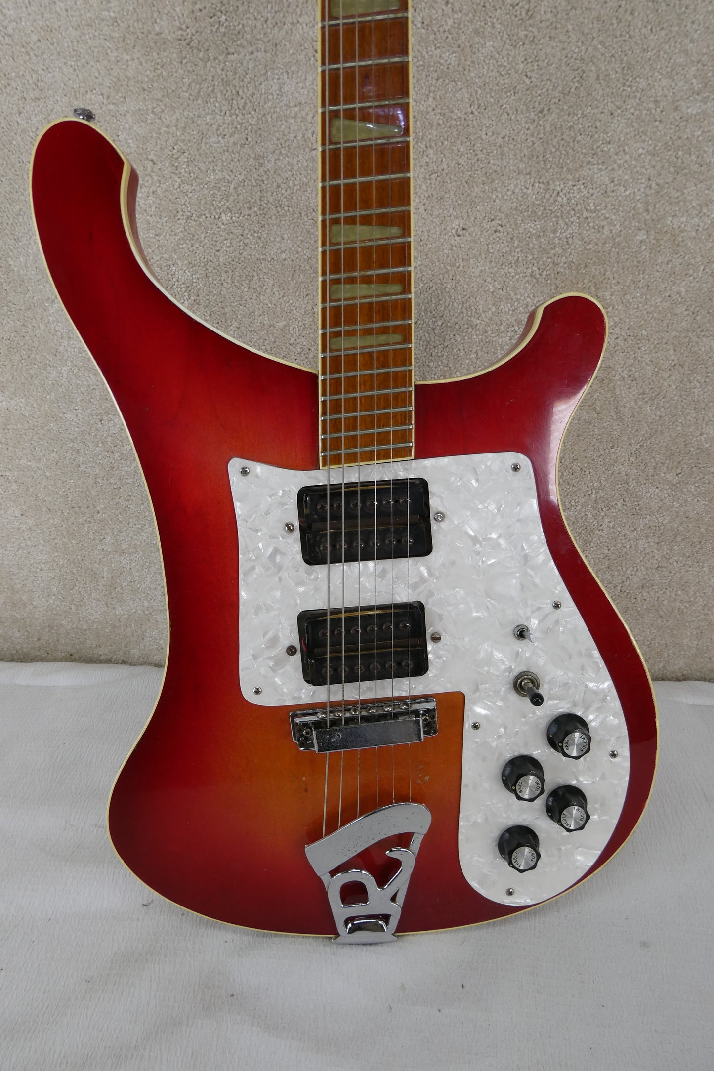 Rickenbacker 481 Slant Fret with OHSC