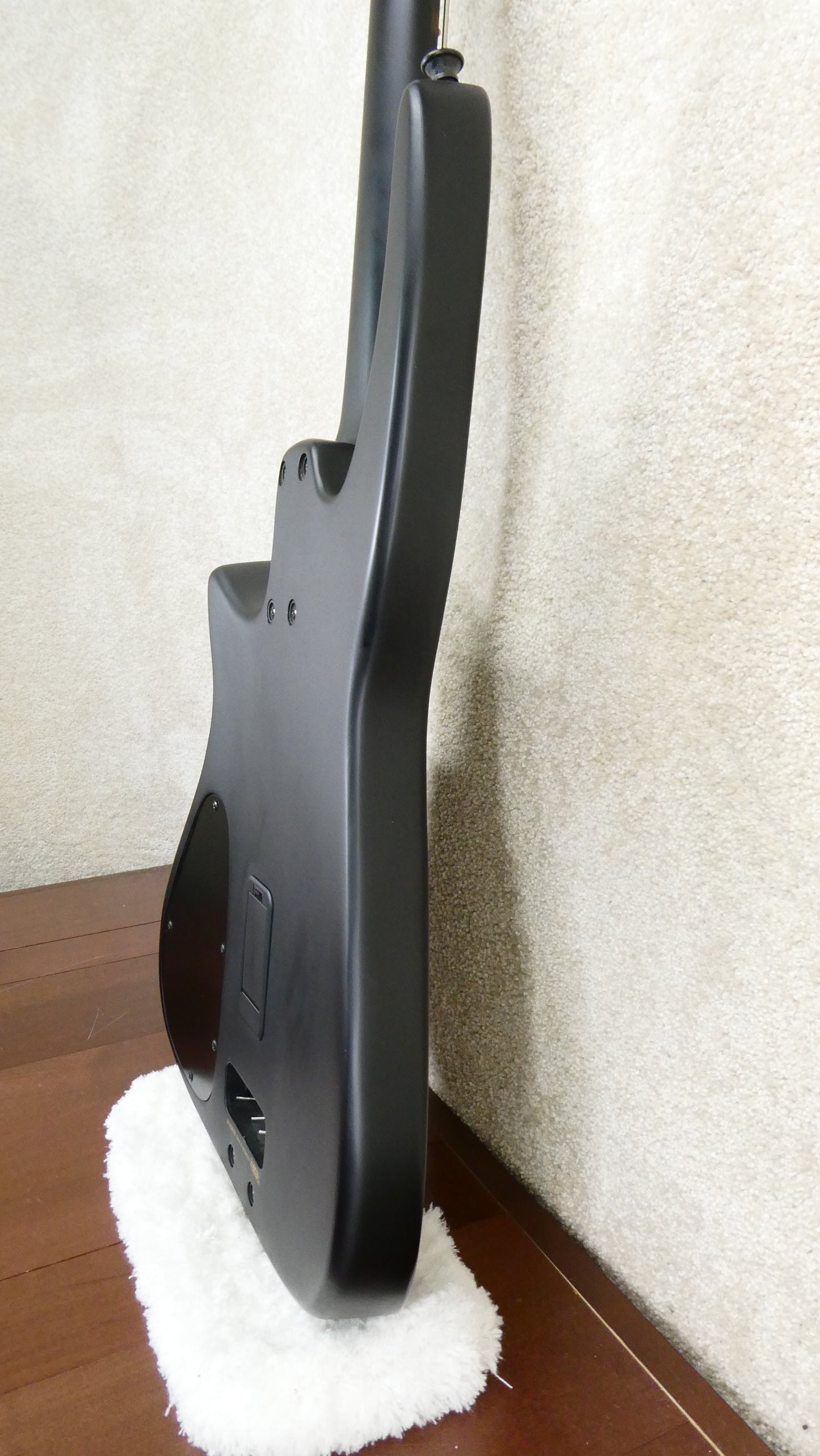 Ned Steinberger NS Radius Wave 4 2010 - Matte Black #W160039 w/GB