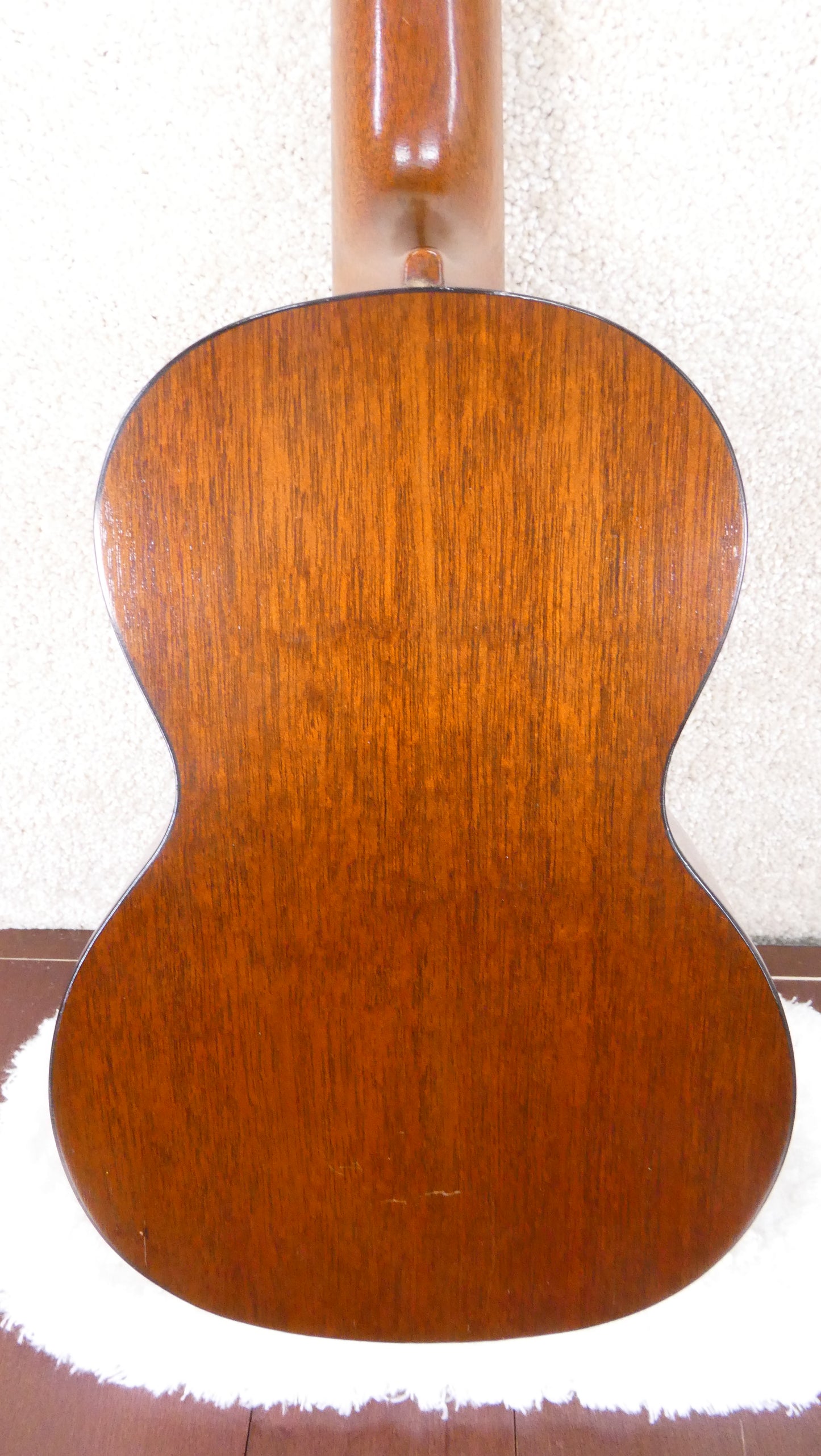 Martin Concert Ukulele 1937 w/Chip board case