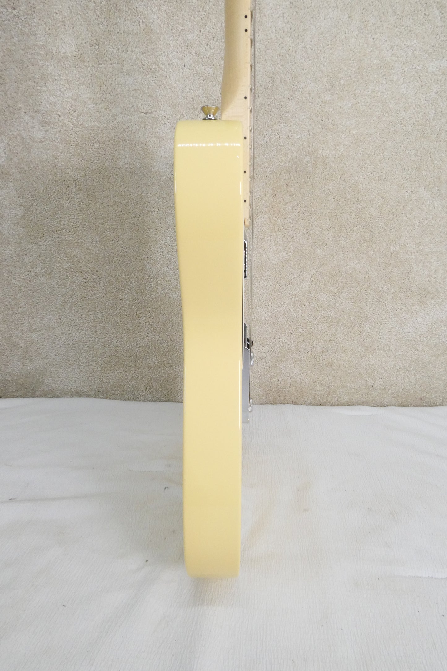 Fender Telecaster 2019 Vintage White W/OHSC The only tele you need !