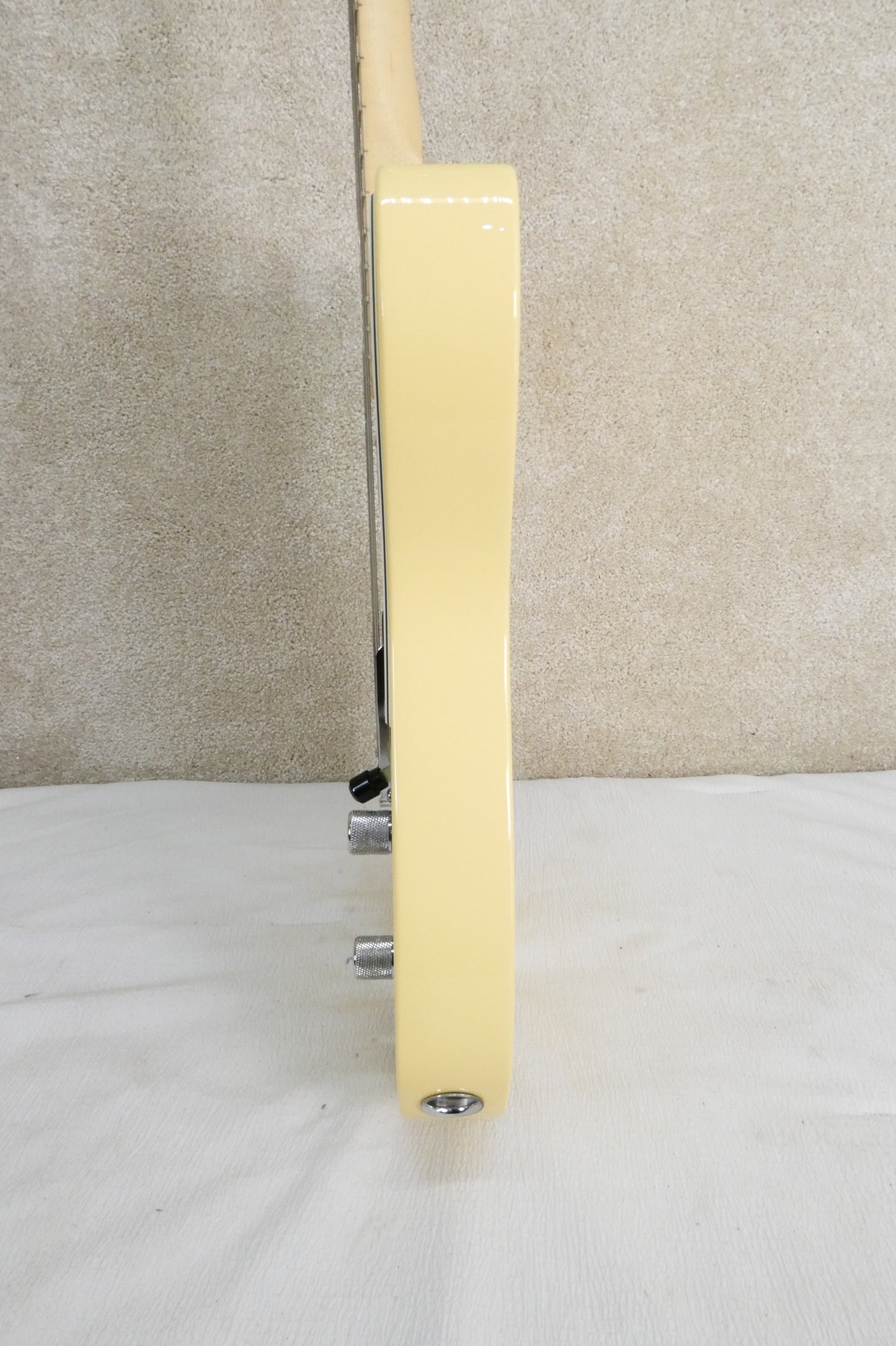 Fender Telecaster 2019 Vintage White W/OHSC The only tele you need !