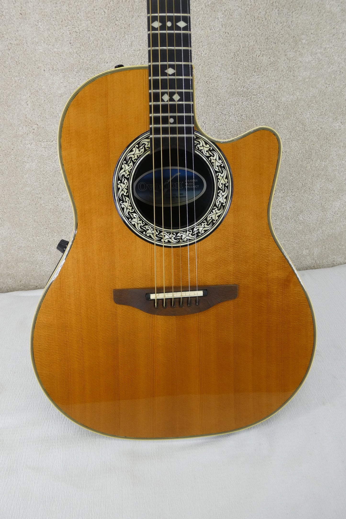 Ovation BALLADEER 1617 Nat w/OHSC