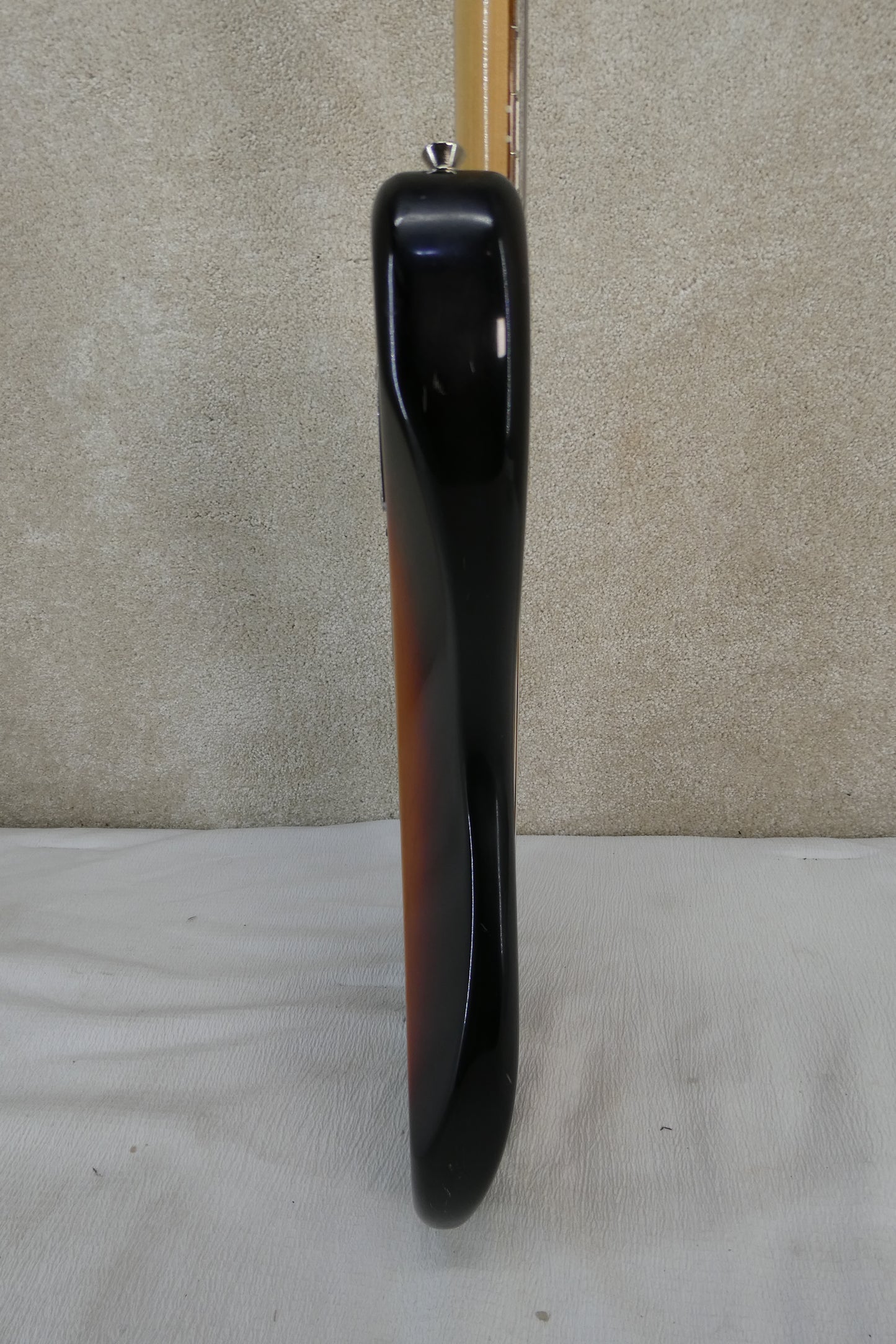 Fender MIM Stratocaster Sunburst Bill Lawrence Pickups w/GB #MX12315470 NEW